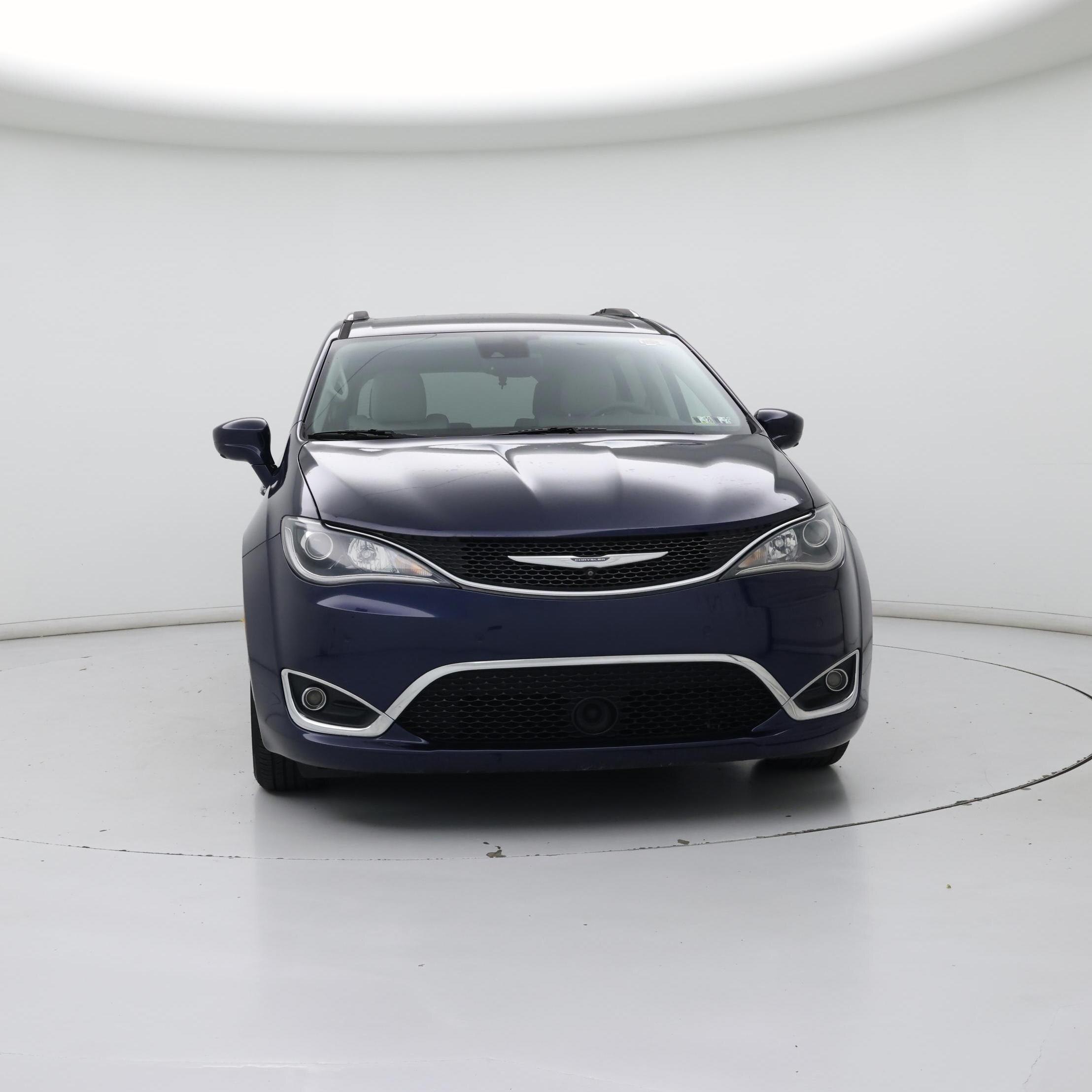 Thumbnail: 2017 Chrysler Pacifica - 5