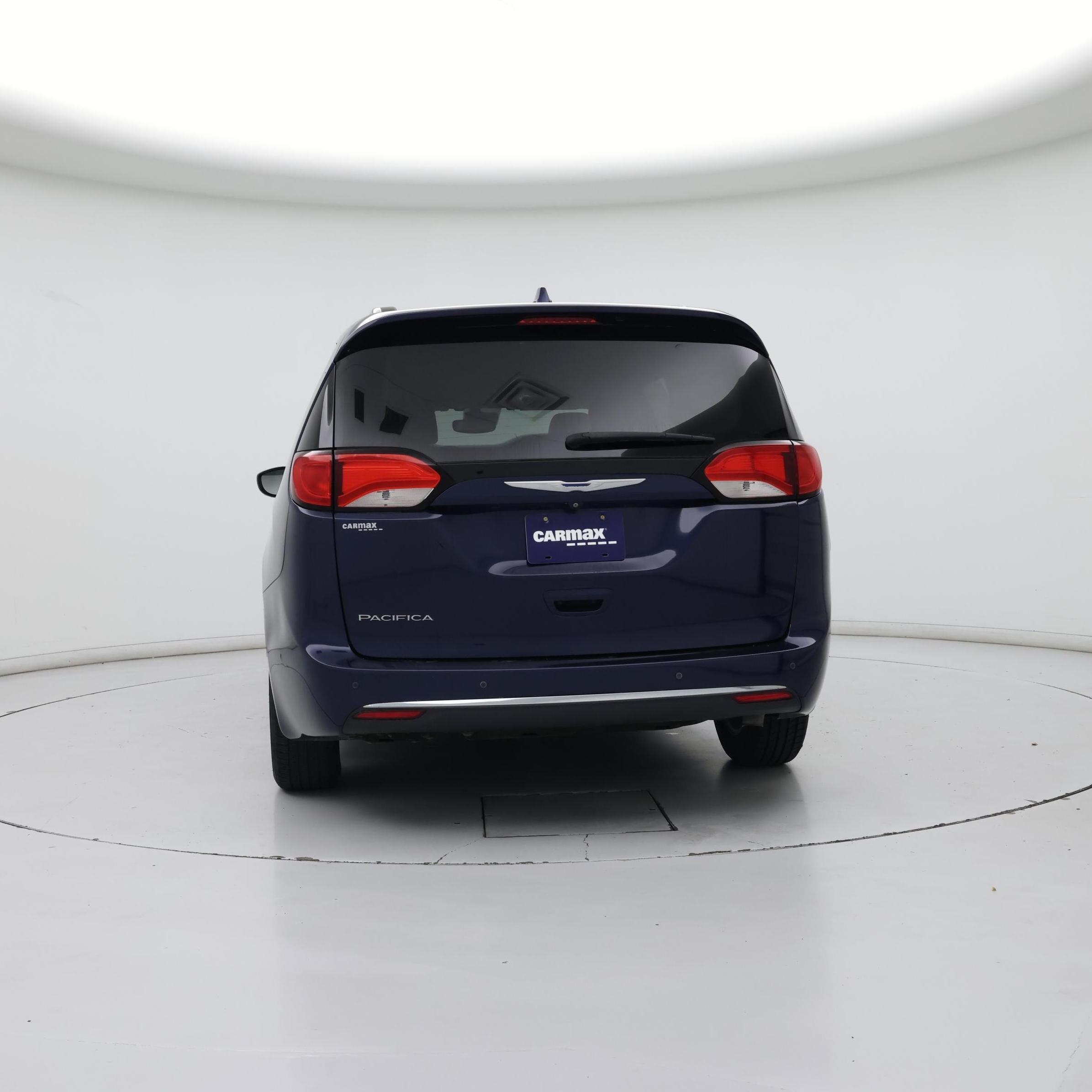 Thumbnail: 2017 Chrysler Pacifica - 6