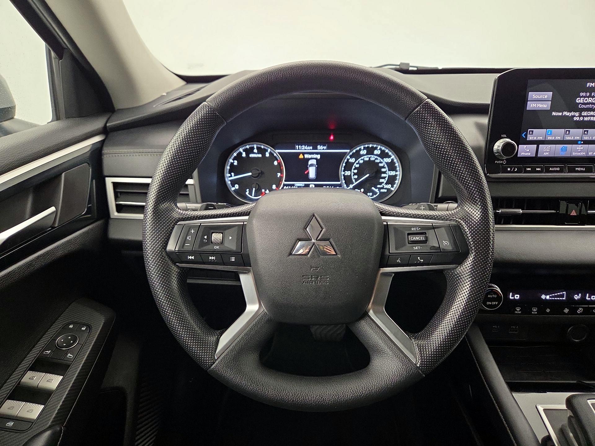 Thumbnail: 2022 Mitsubishi Outlander - 10