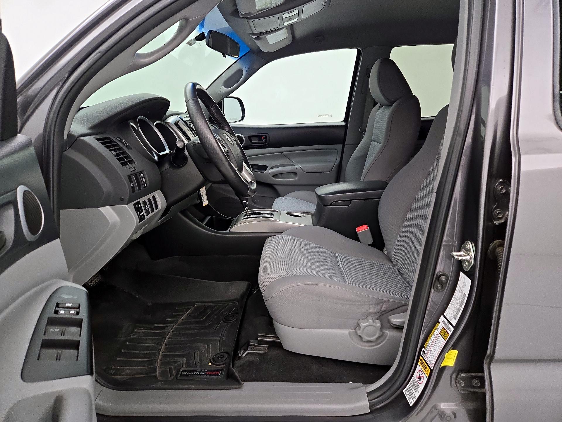 Thumbnail: 2015 Toyota Tacoma - 11
