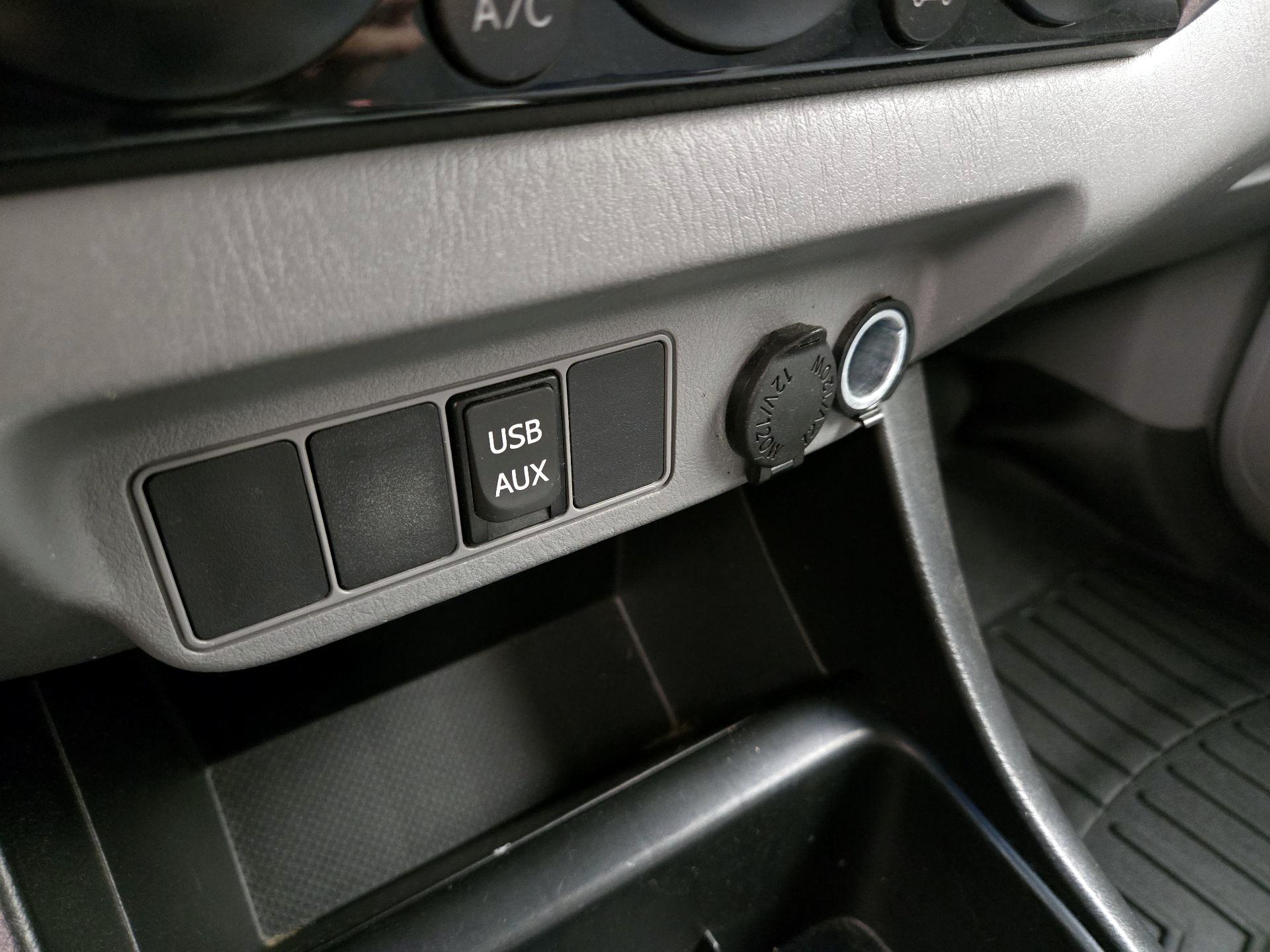 Thumbnail: 2015 Toyota Tacoma - 18