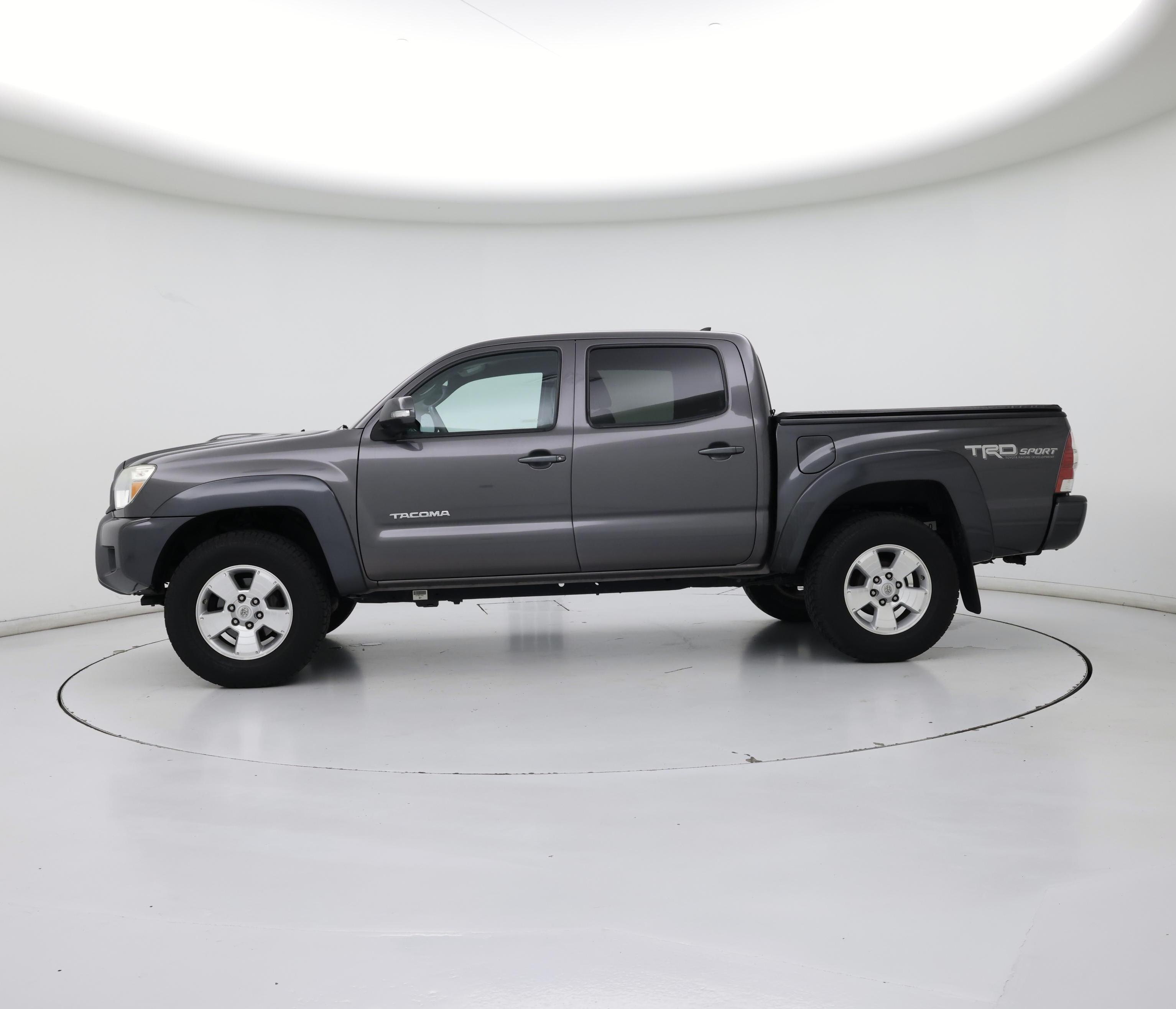 Thumbnail: 2015 Toyota Tacoma - 3