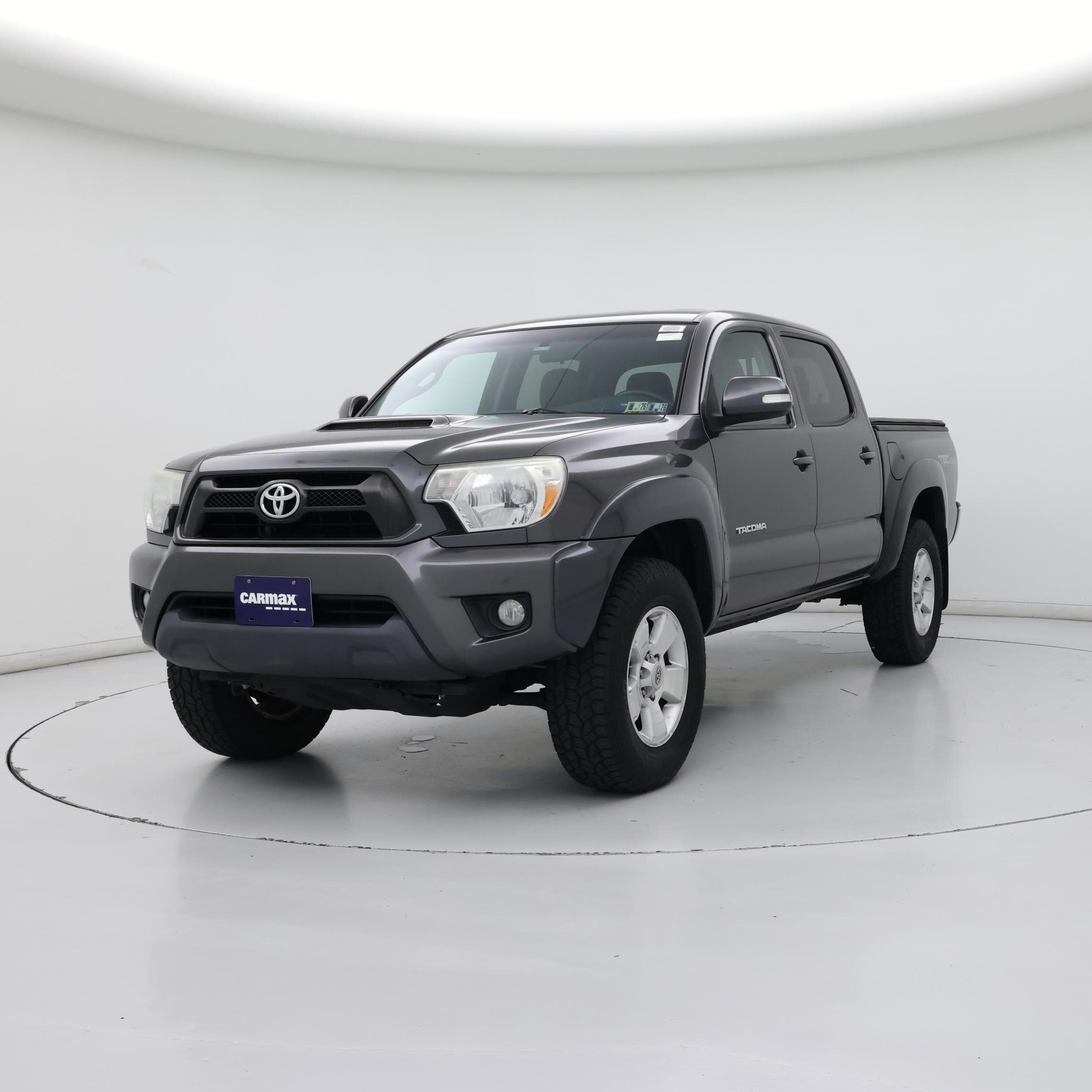 Thumbnail: 2015 Toyota Tacoma - 4