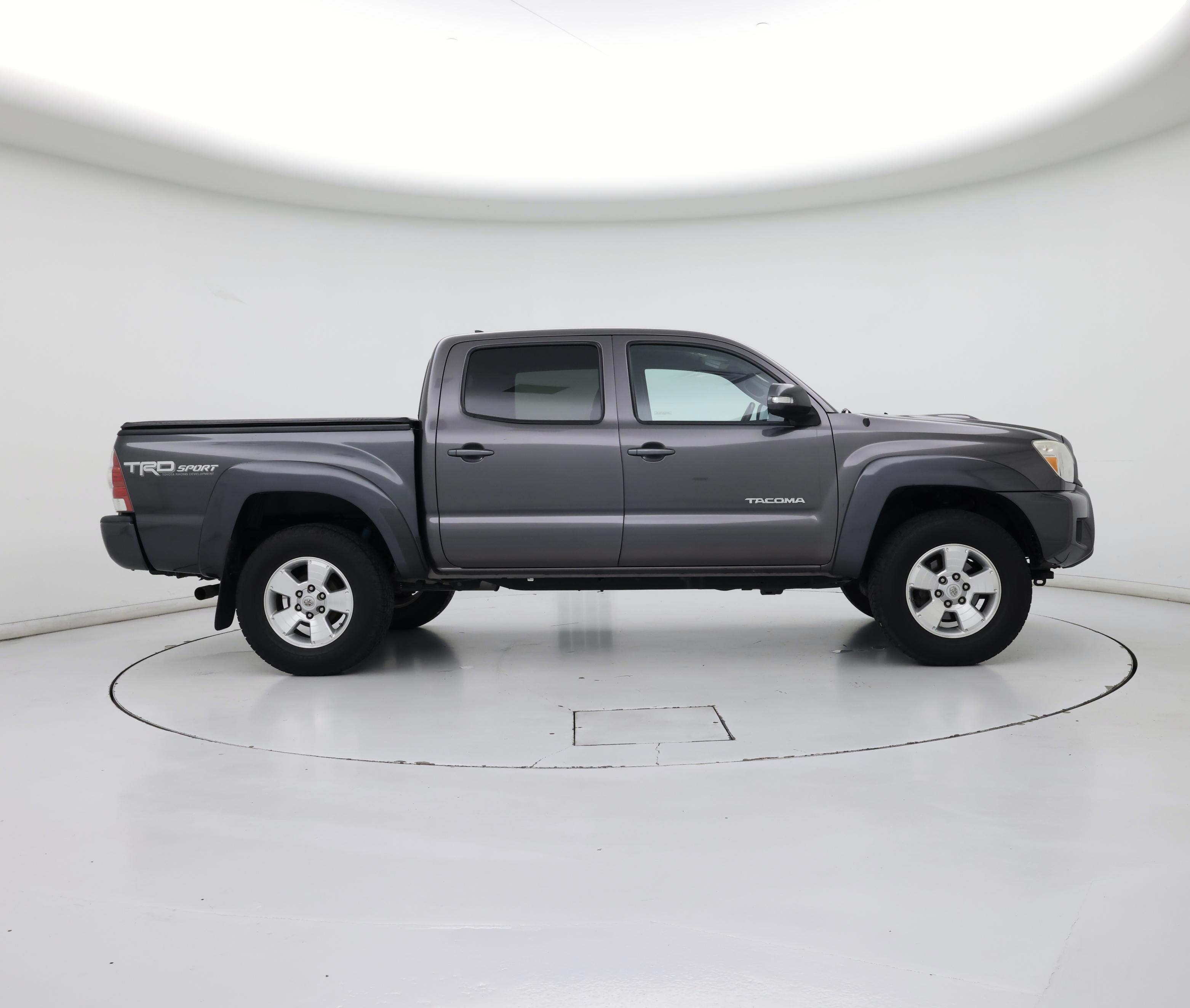 Thumbnail: 2015 Toyota Tacoma - 7