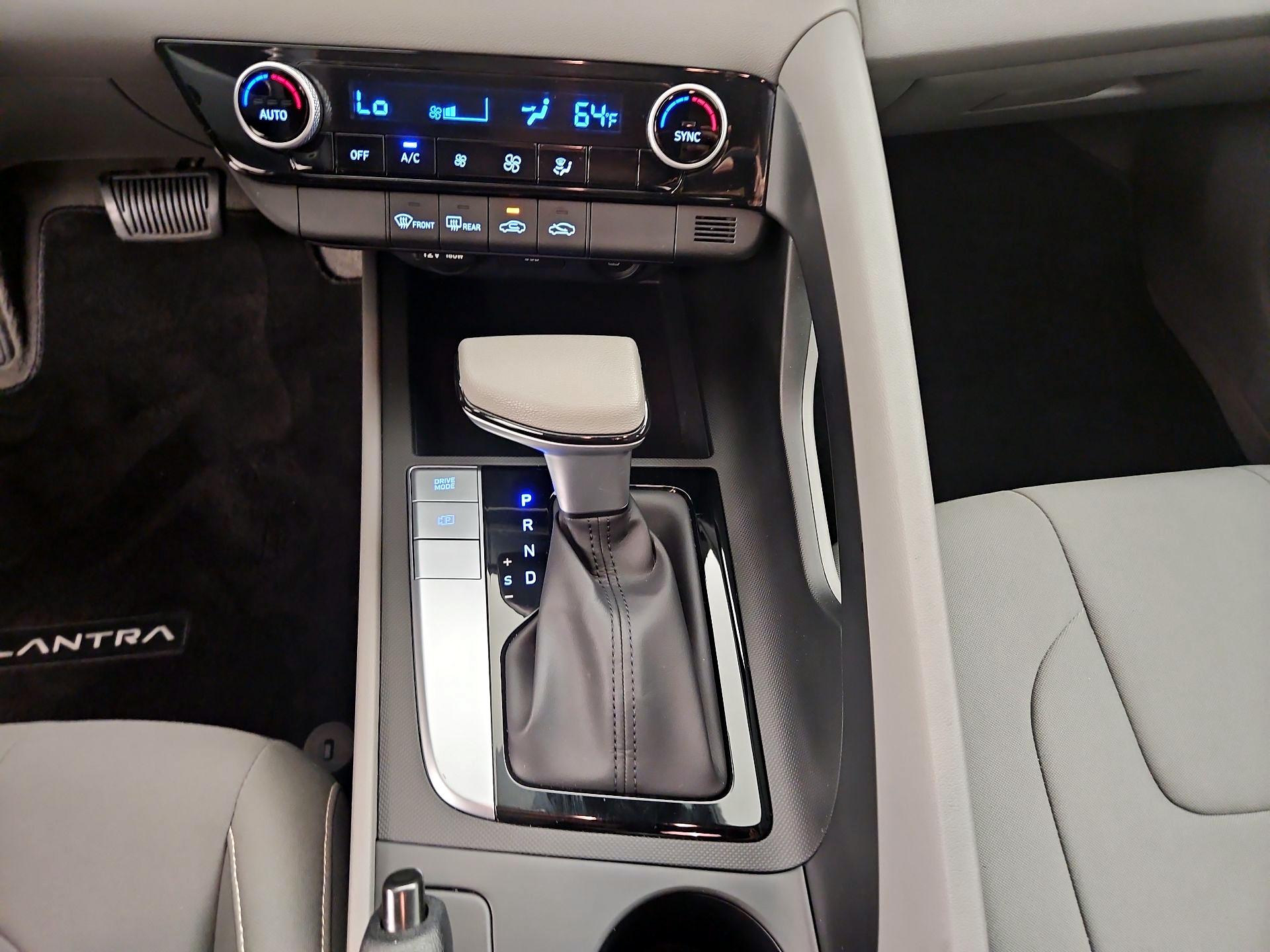 Thumbnail: 2023 Hyundai Elantra - 17