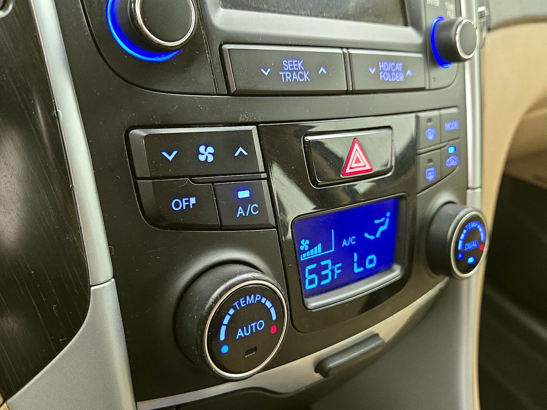 Thumbnail: 2014 Hyundai Sonata - 16