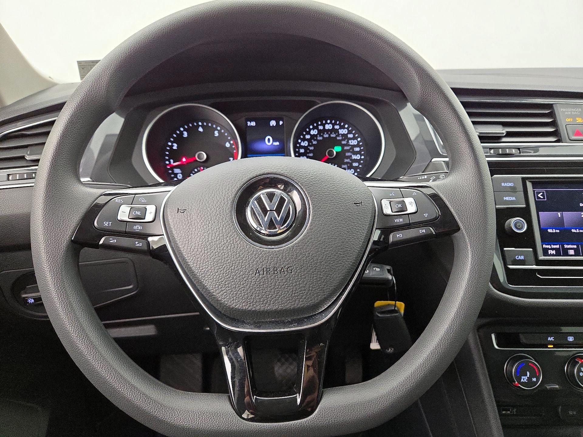 Thumbnail: 2019 Volkswagen Tiguan - 10