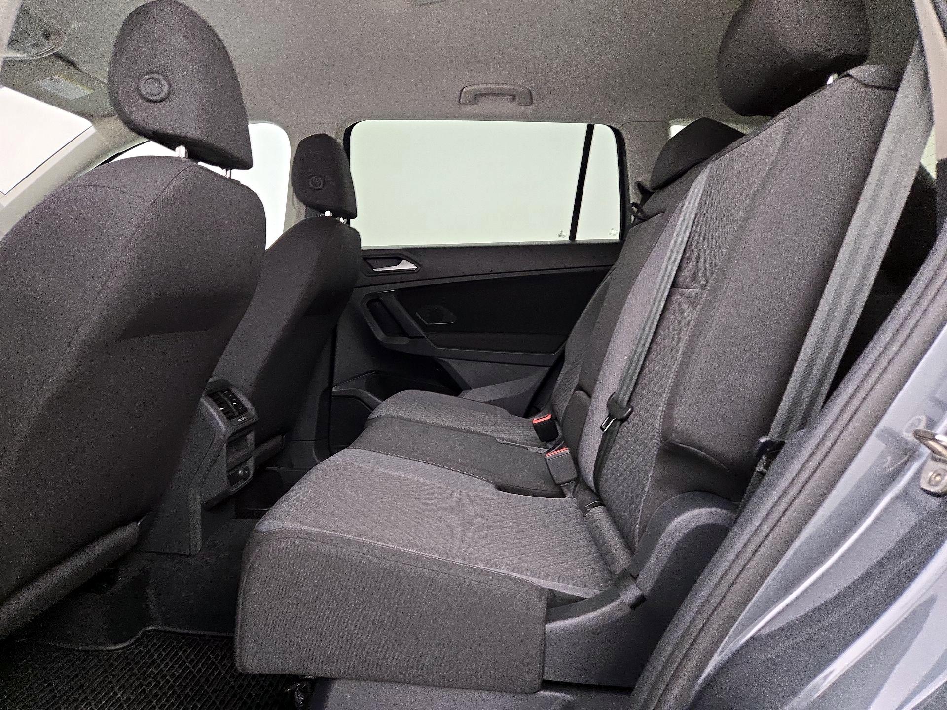 Thumbnail: 2019 Volkswagen Tiguan - 18