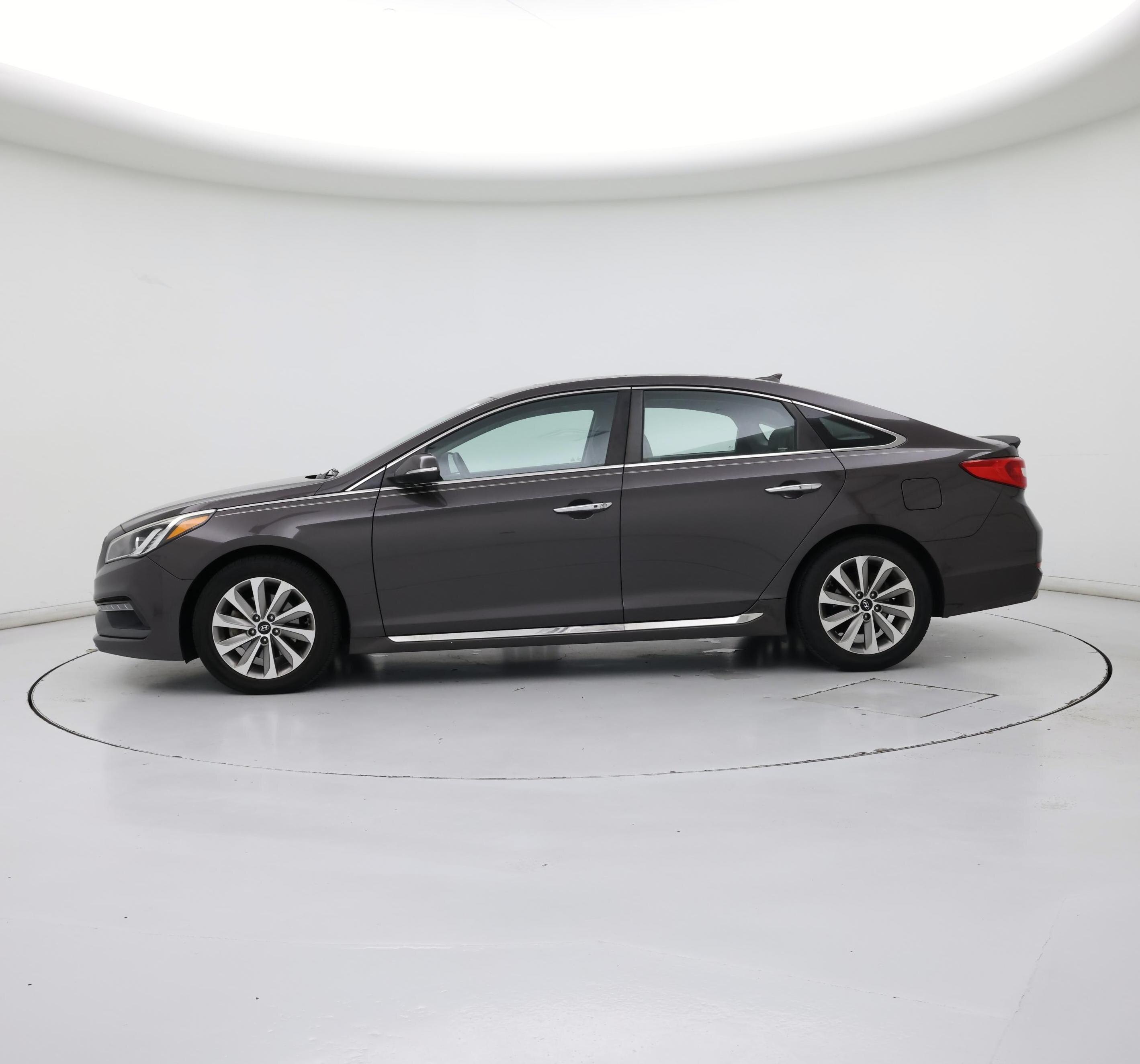 Thumbnail: 2016 Hyundai Sonata - 3