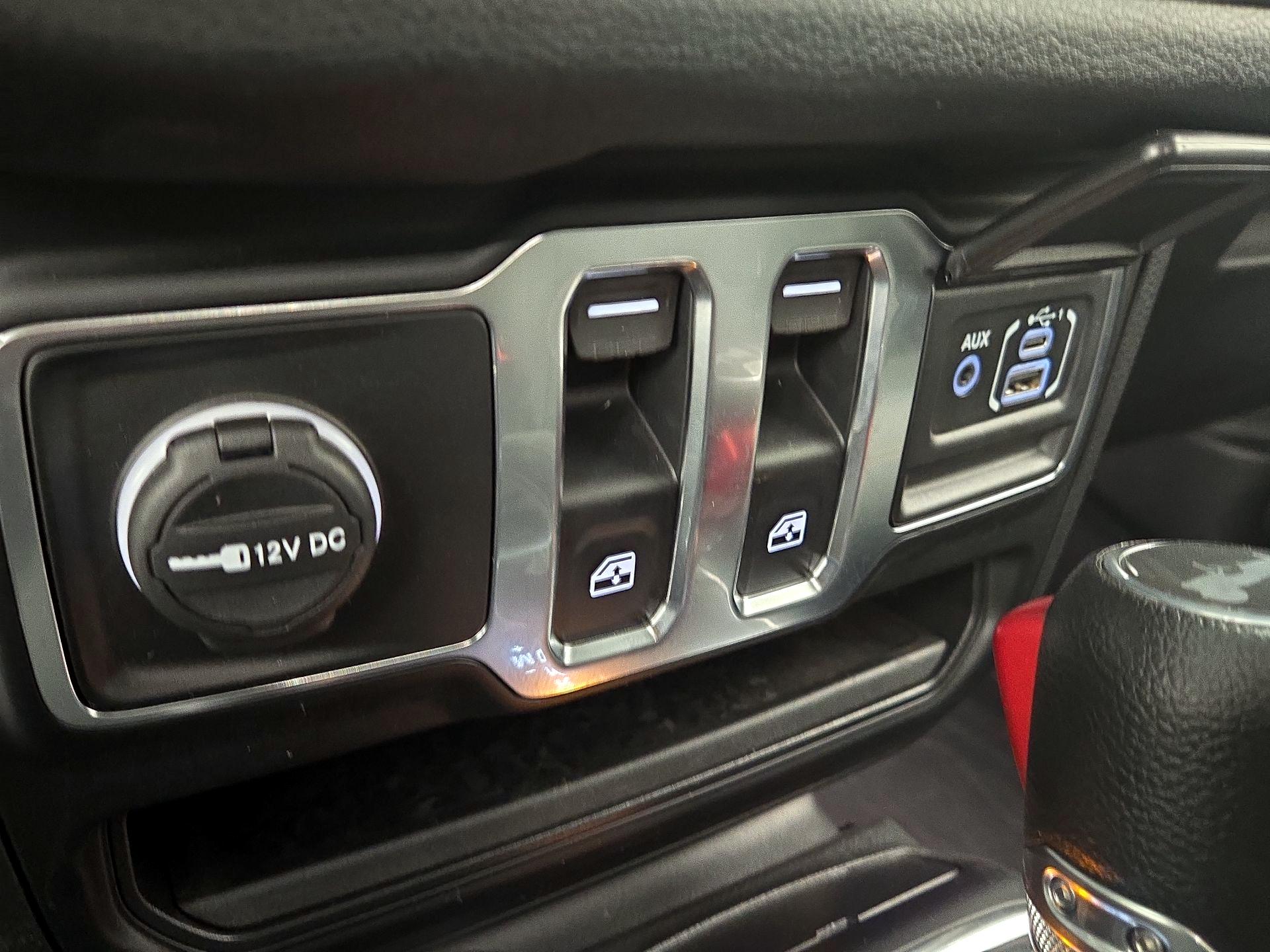 Thumbnail: 2024 Jeep Wrangler - 18