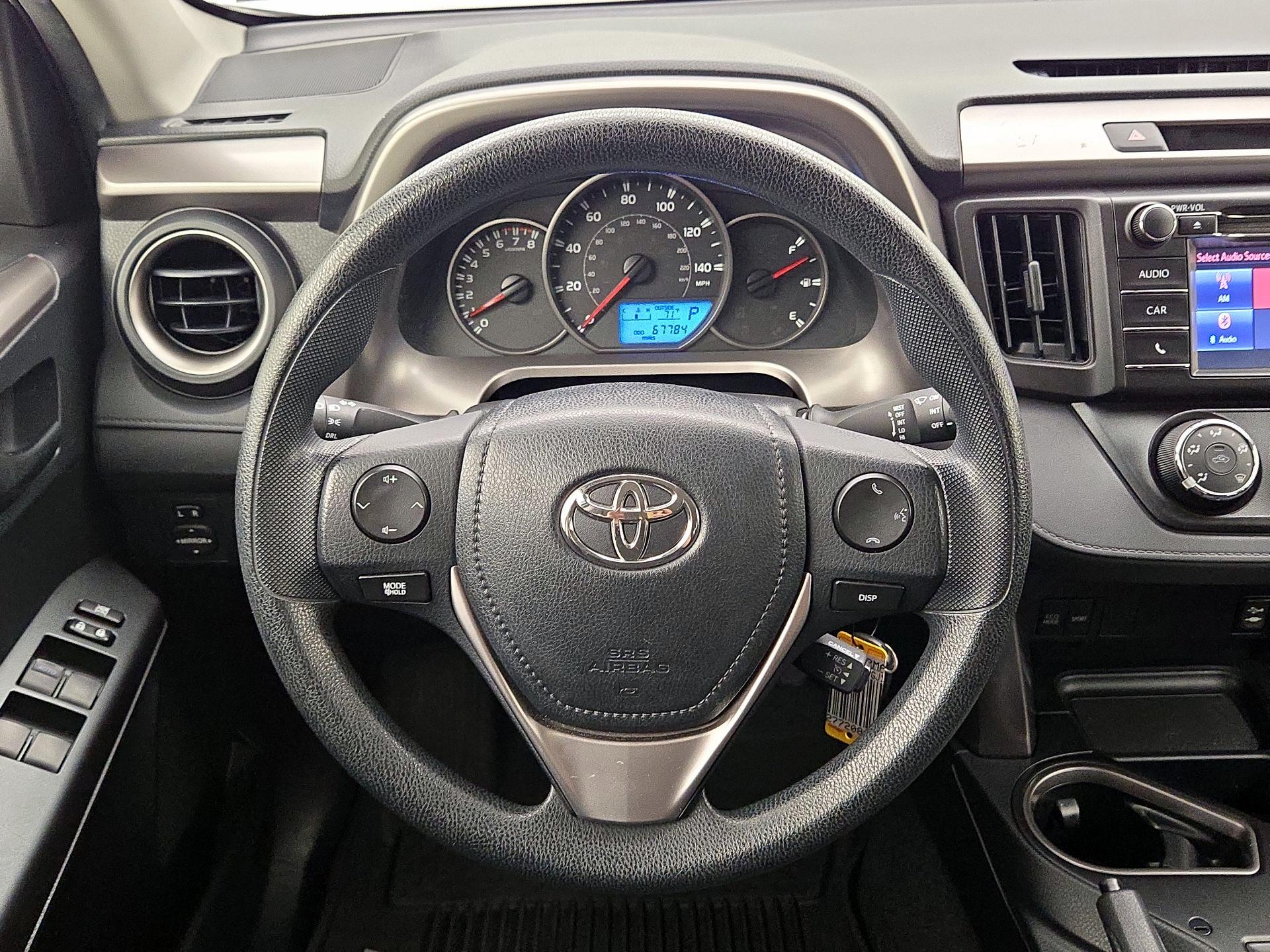 Thumbnail: 2016 Toyota RAV4 - 10