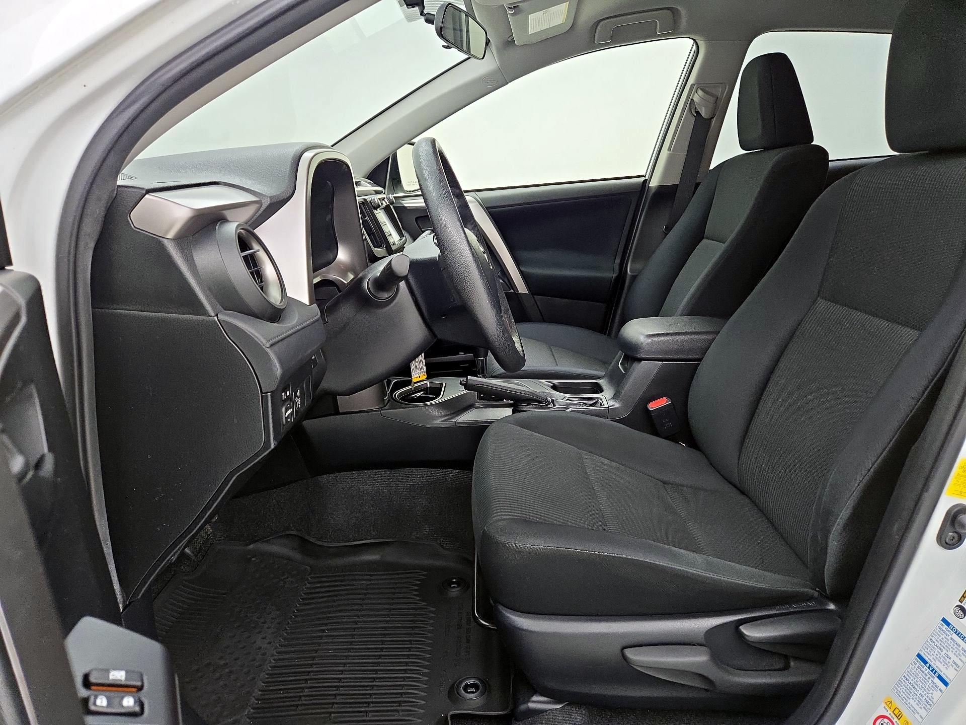Thumbnail: 2016 Toyota RAV4 - 11