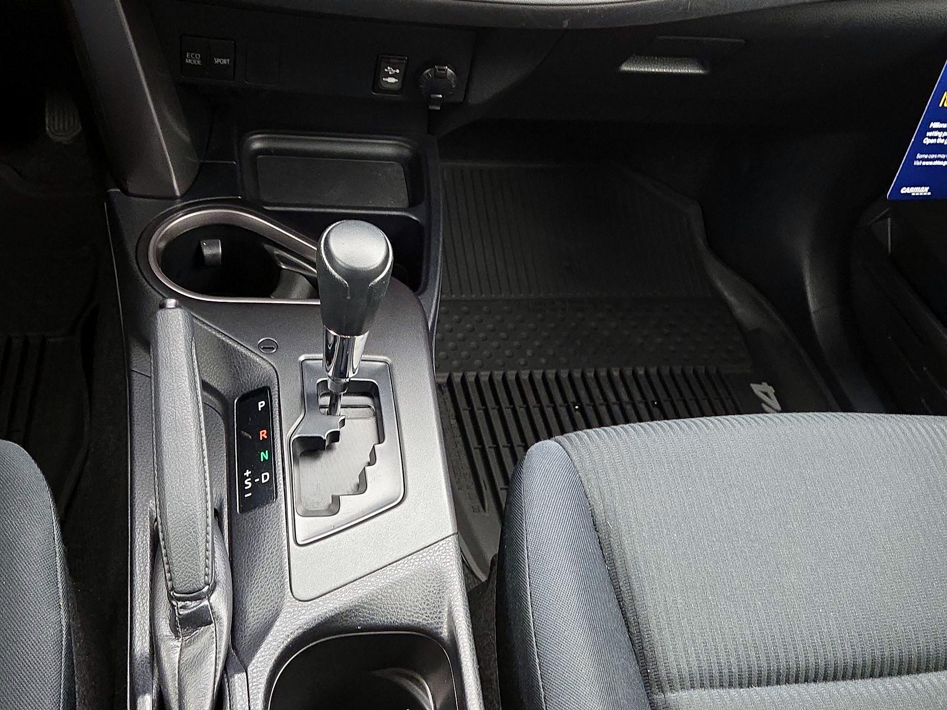 Thumbnail: 2016 Toyota RAV4 - 17