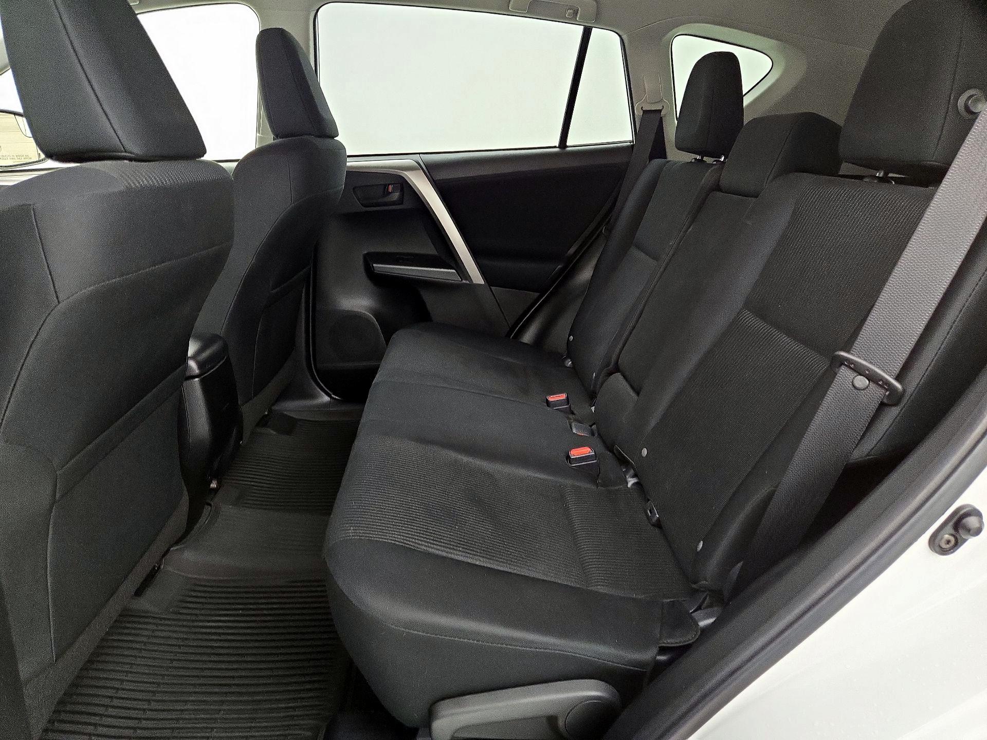 Thumbnail: 2016 Toyota RAV4 - 19