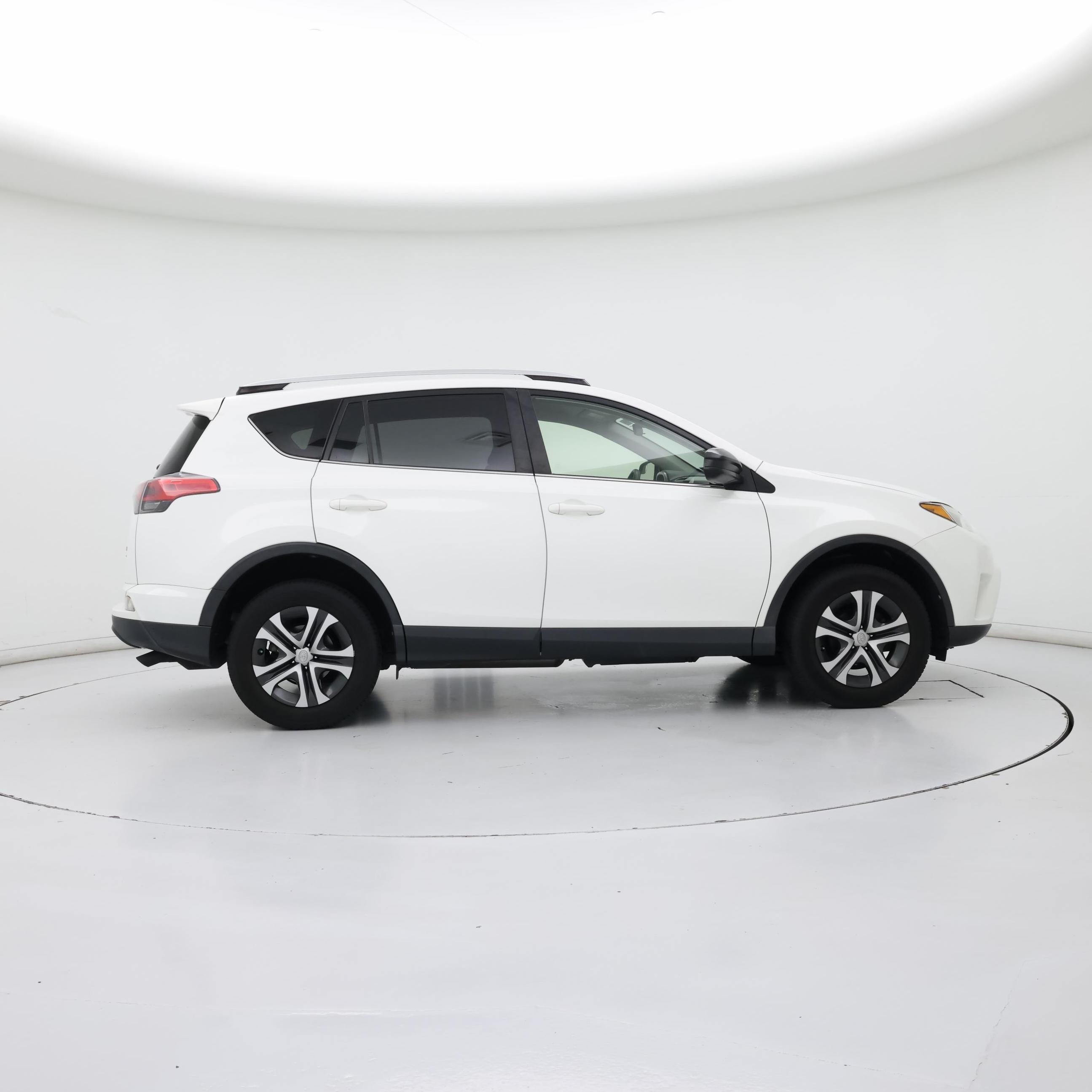 Thumbnail: 2016 Toyota RAV4 - 7