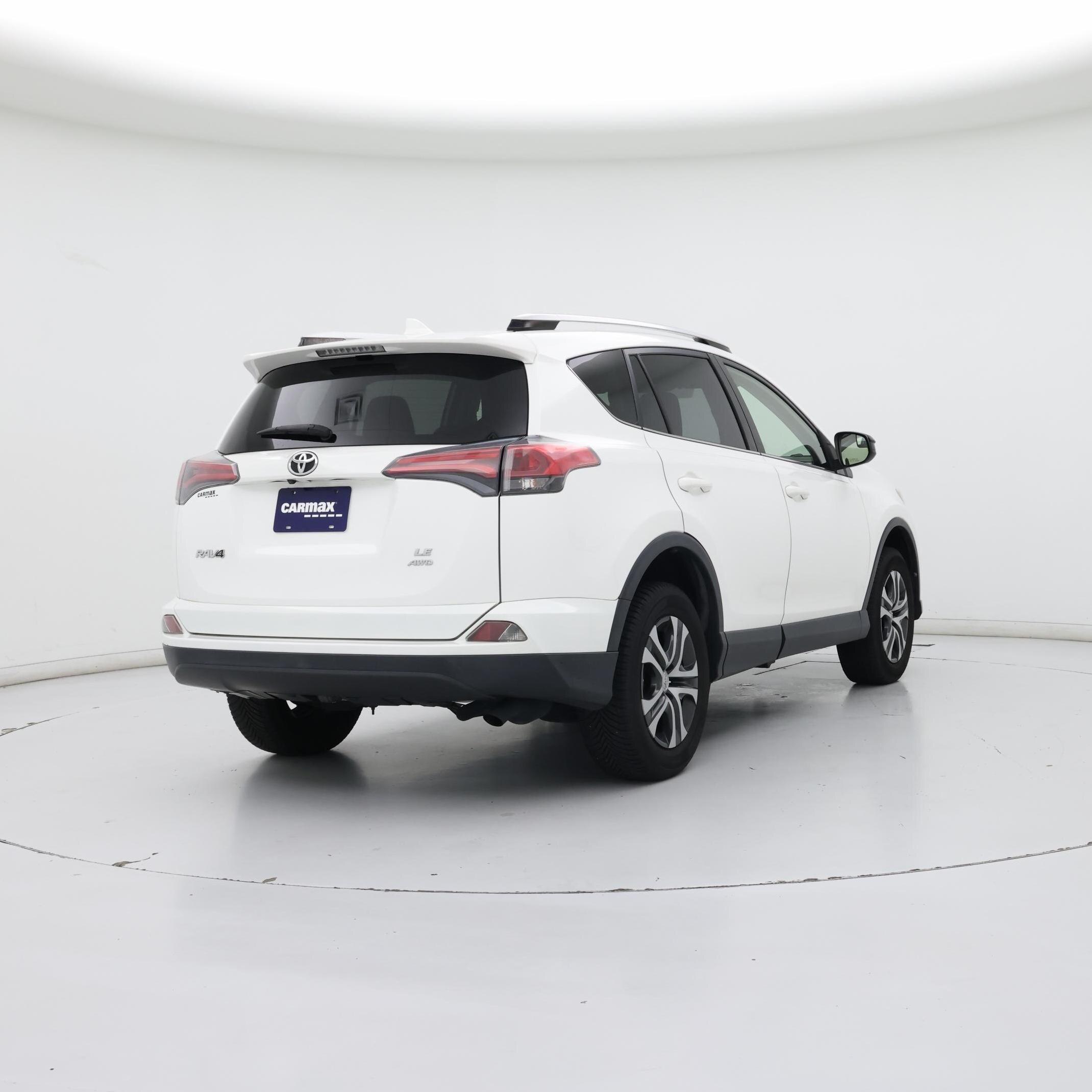 Thumbnail: 2016 Toyota RAV4 - 8