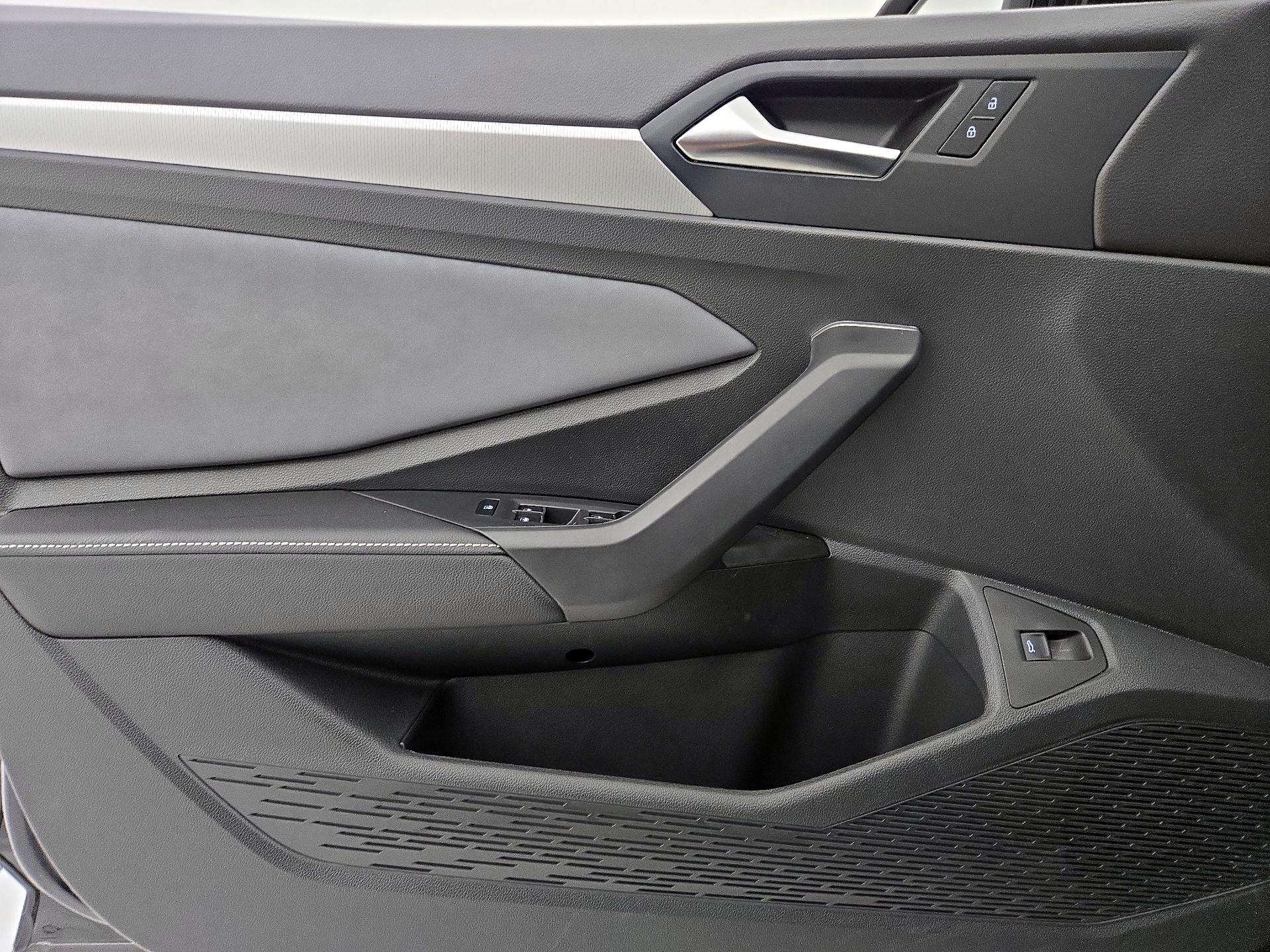 Thumbnail: 2025 Volkswagen Jetta - 12