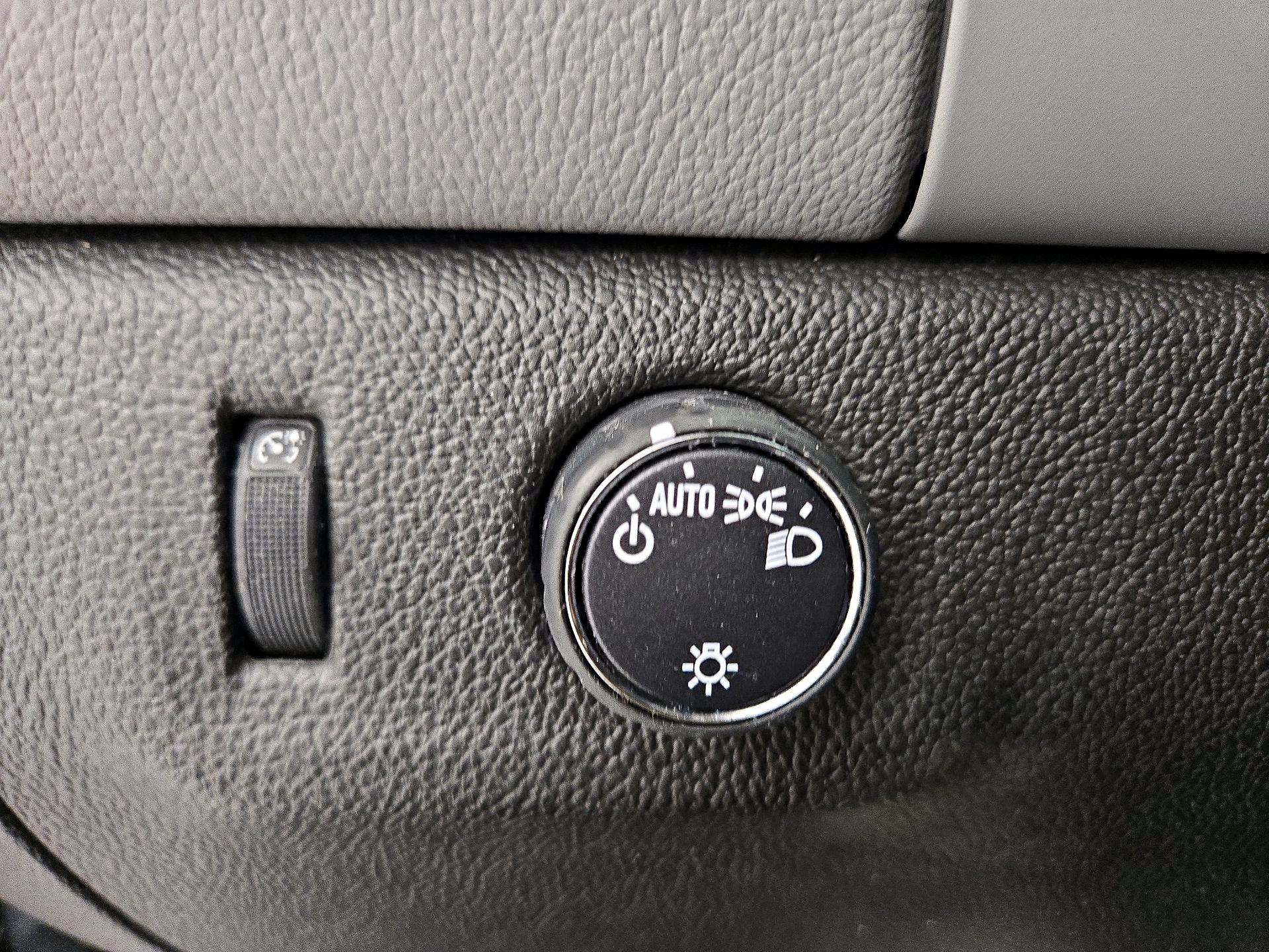 Thumbnail: 2022 Chevrolet Colorado - 13