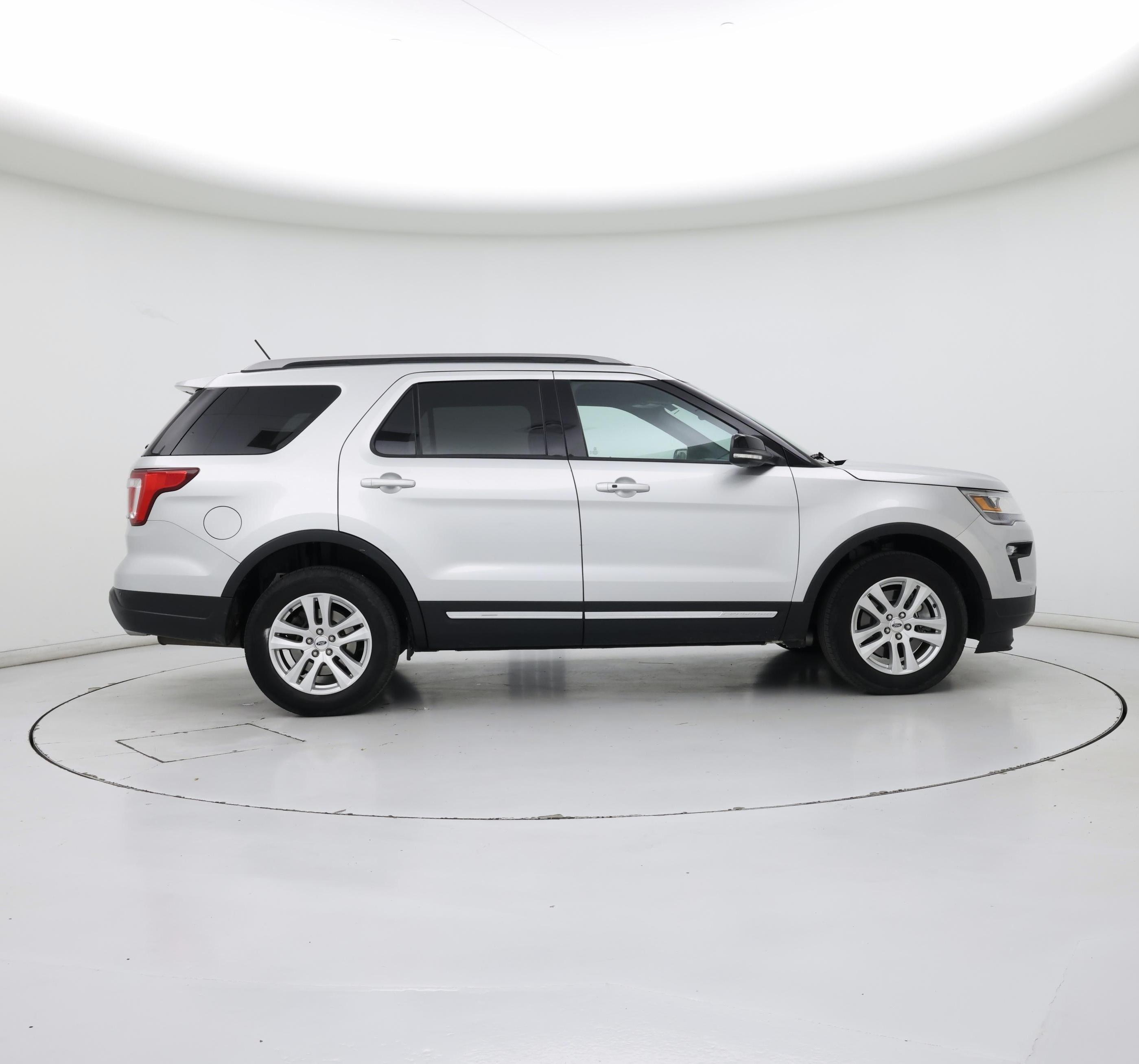 Thumbnail: 2018 Ford Explorer - 7