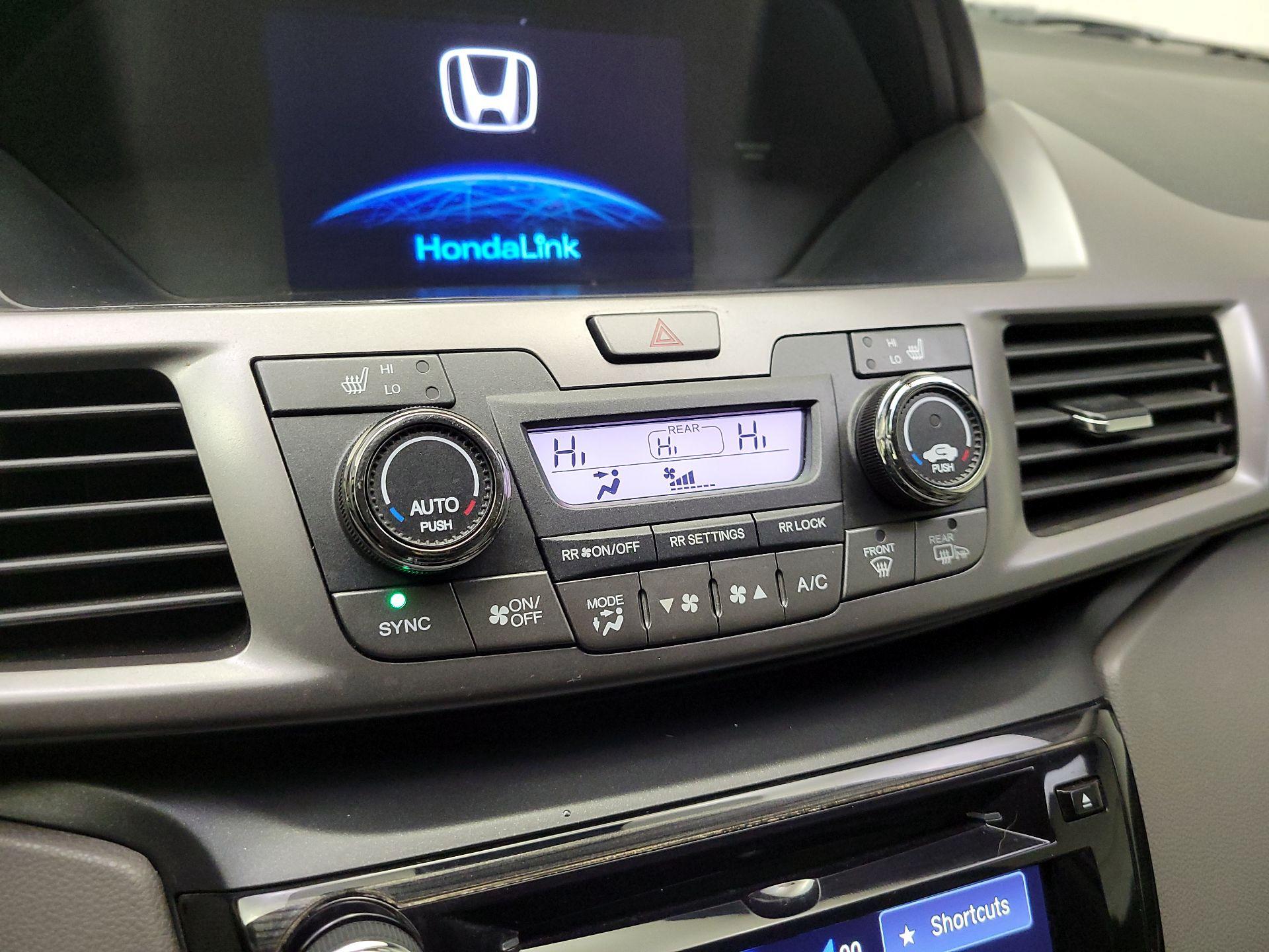 Thumbnail: 2015 Honda Odyssey - 17