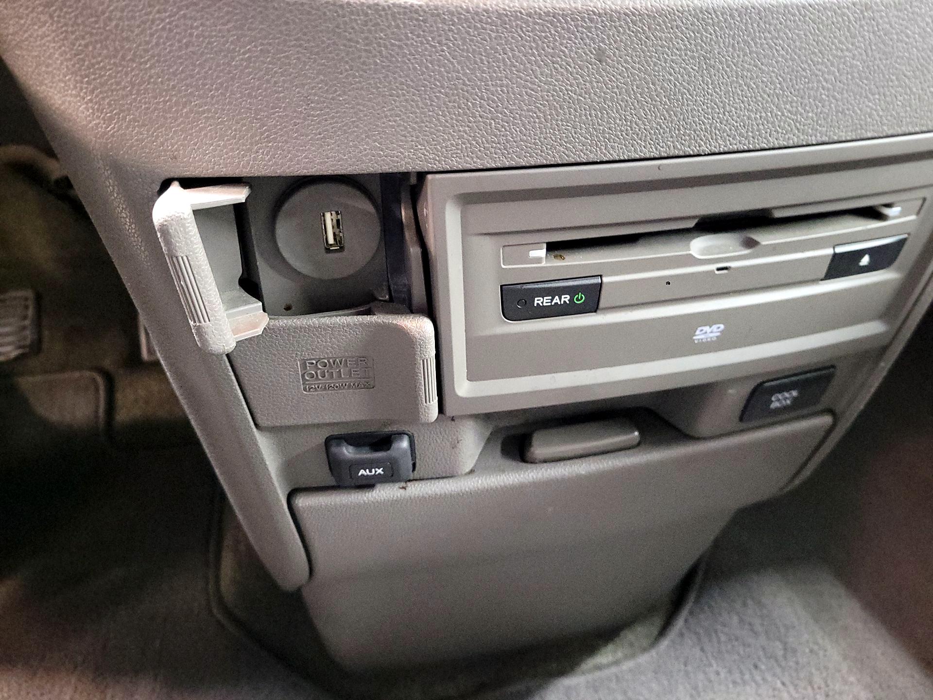 Thumbnail: 2015 Honda Odyssey - 19