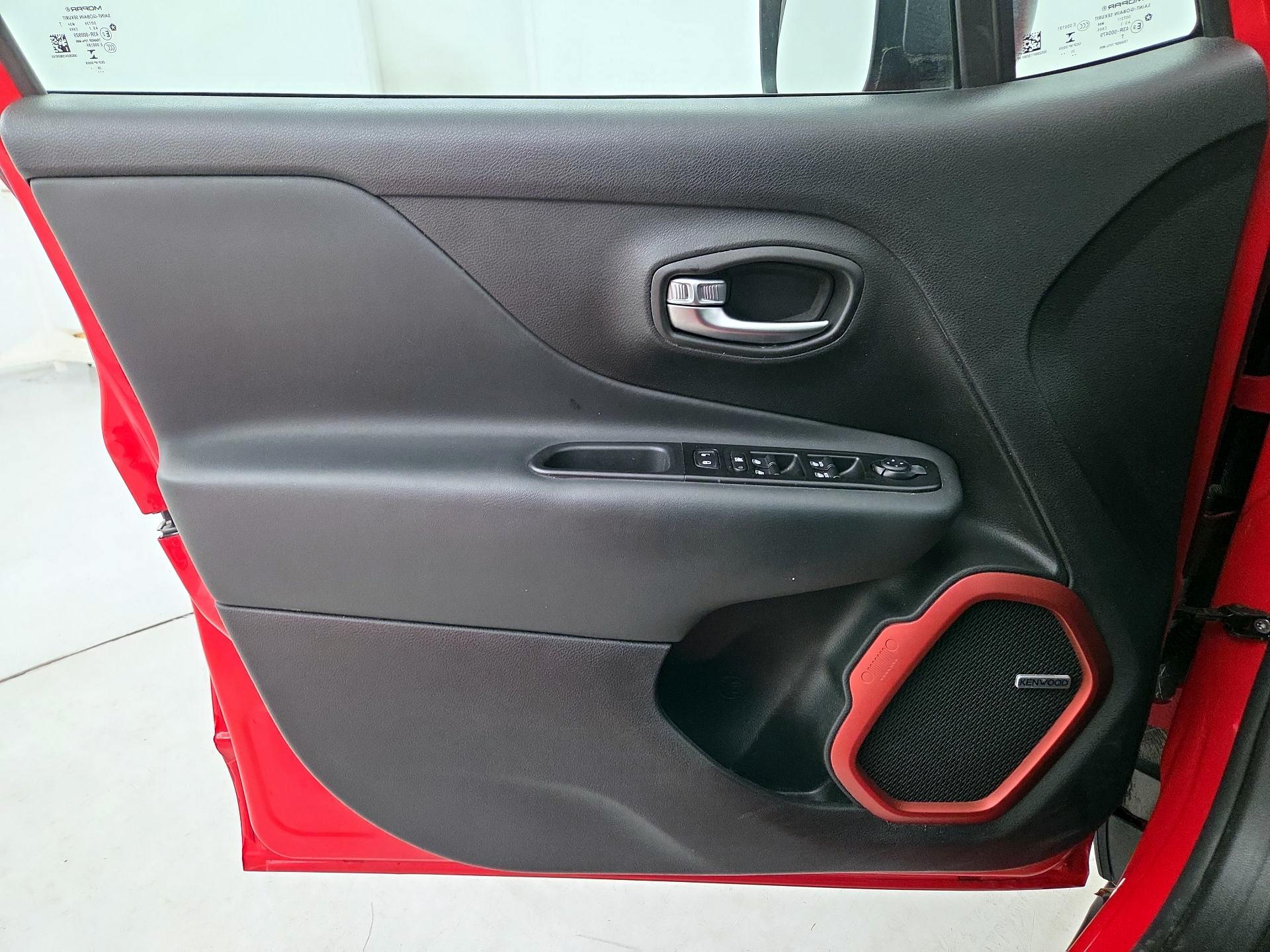 Thumbnail: 2021 Jeep Renegade - 12