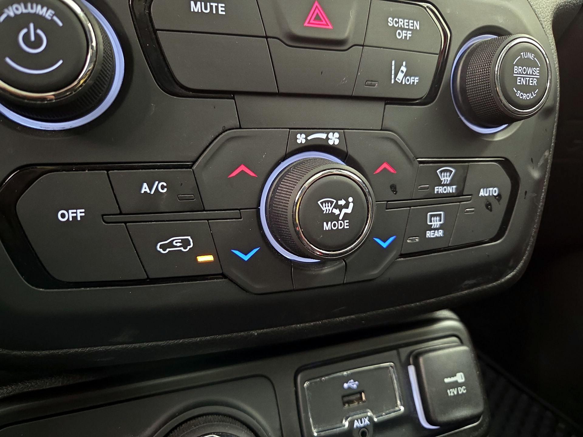 Thumbnail: 2021 Jeep Renegade - 17