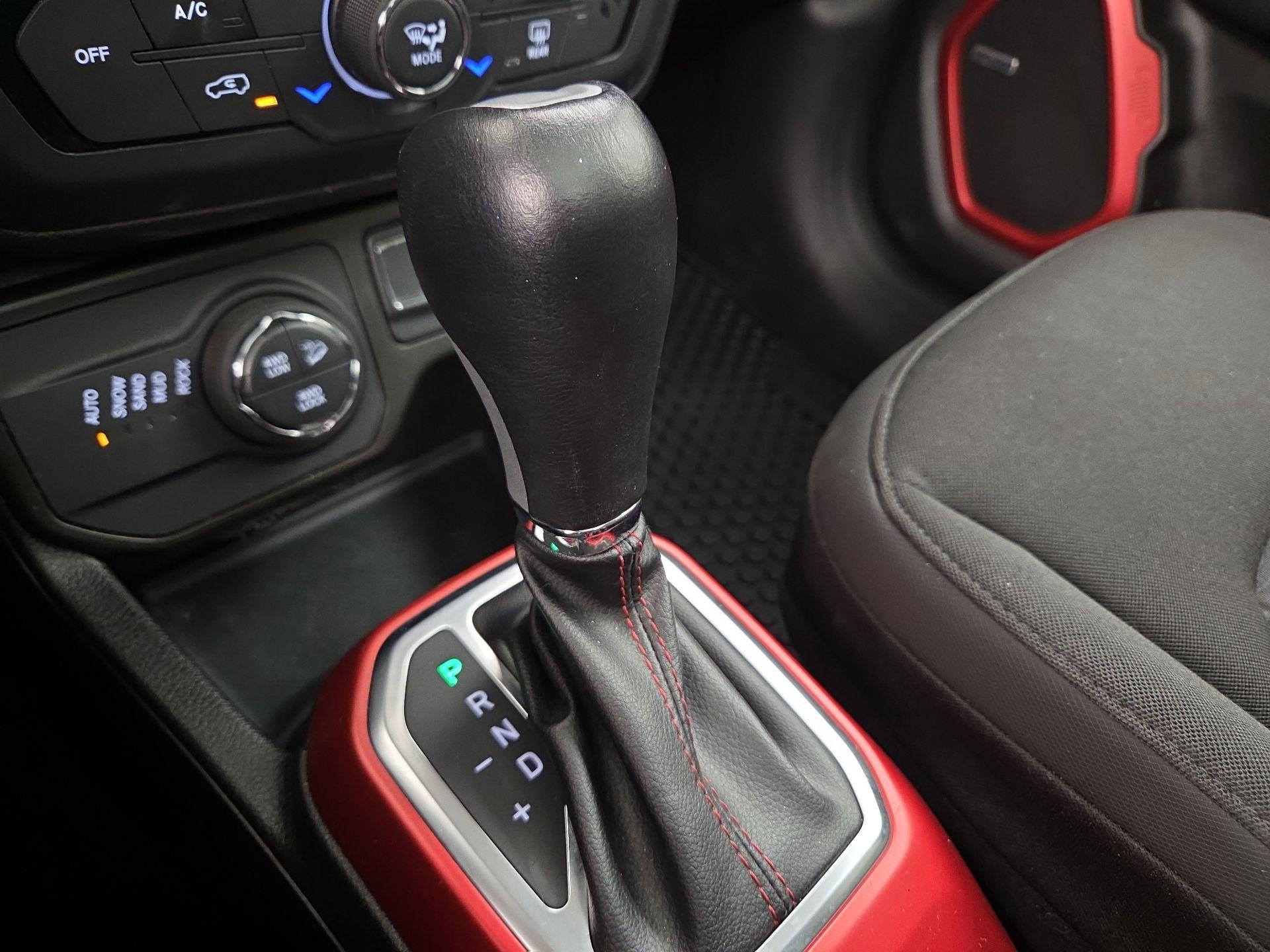 Thumbnail: 2021 Jeep Renegade - 18