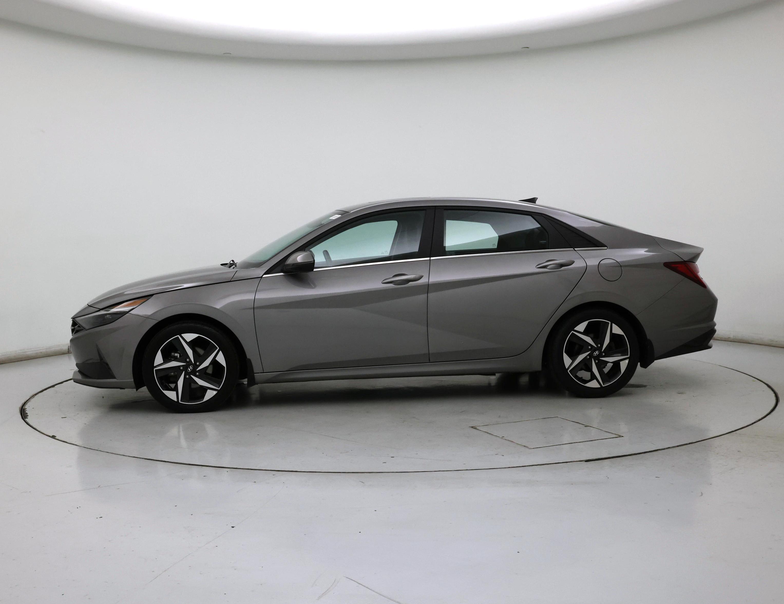 Thumbnail: 2023 Hyundai Elantra - 3