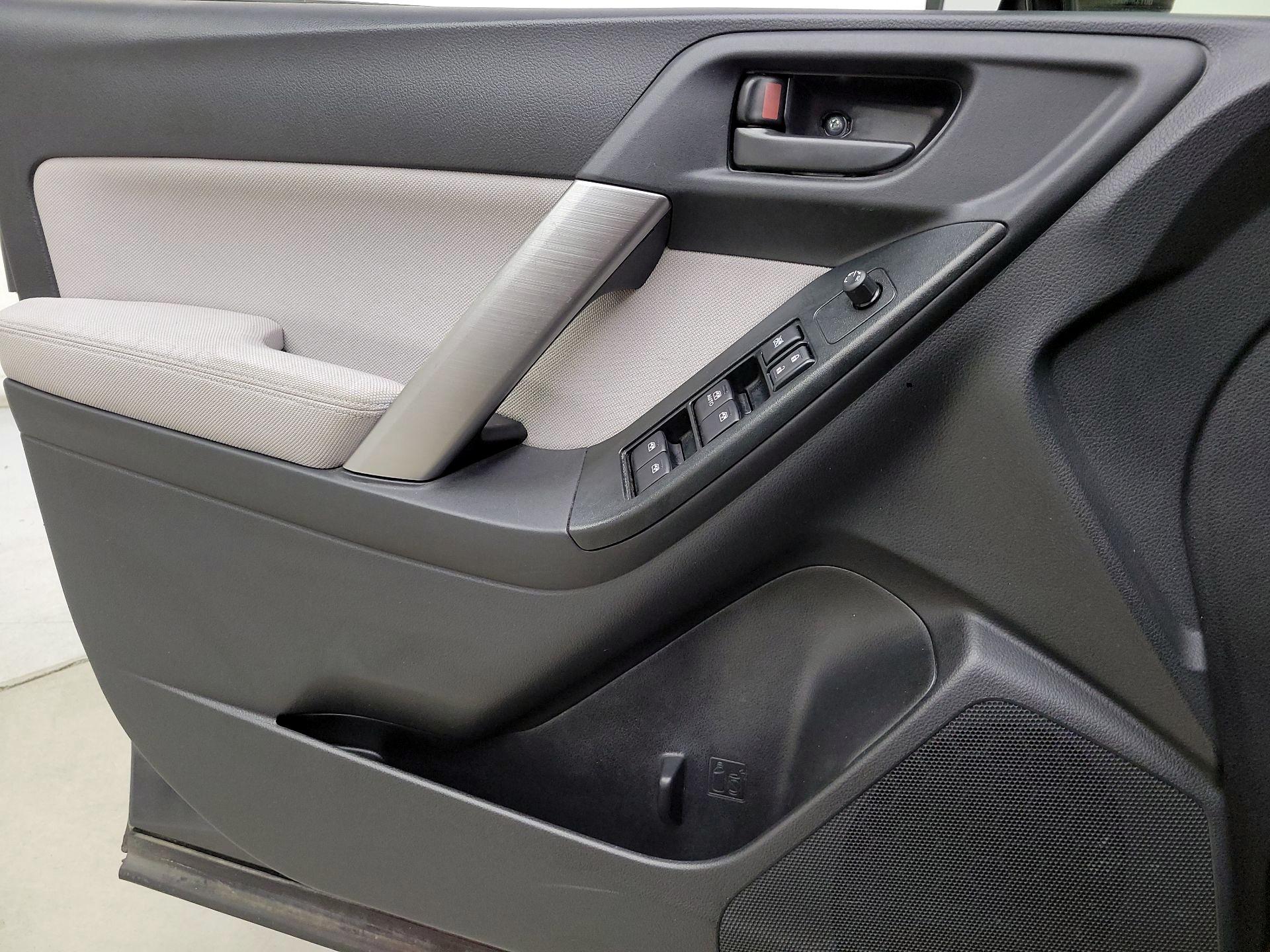 Thumbnail: 2015 Subaru Forester - 12