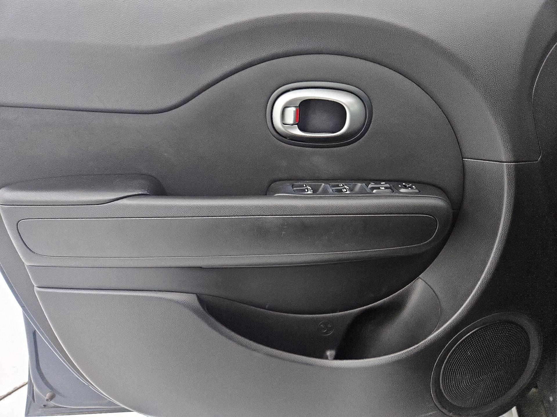 Thumbnail: 2017 Kia Soul - 12