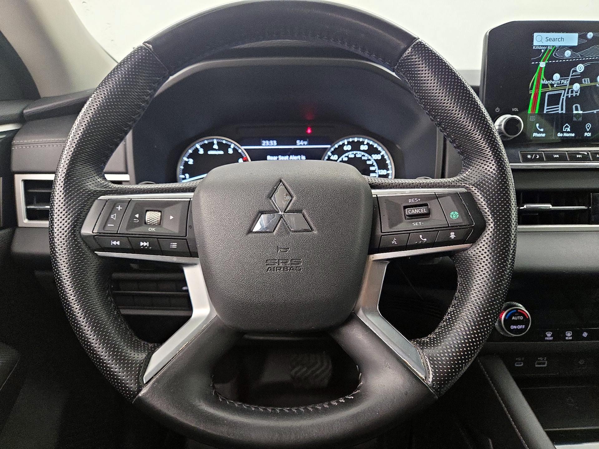 Thumbnail: 2022 Mitsubishi Outlander - 10