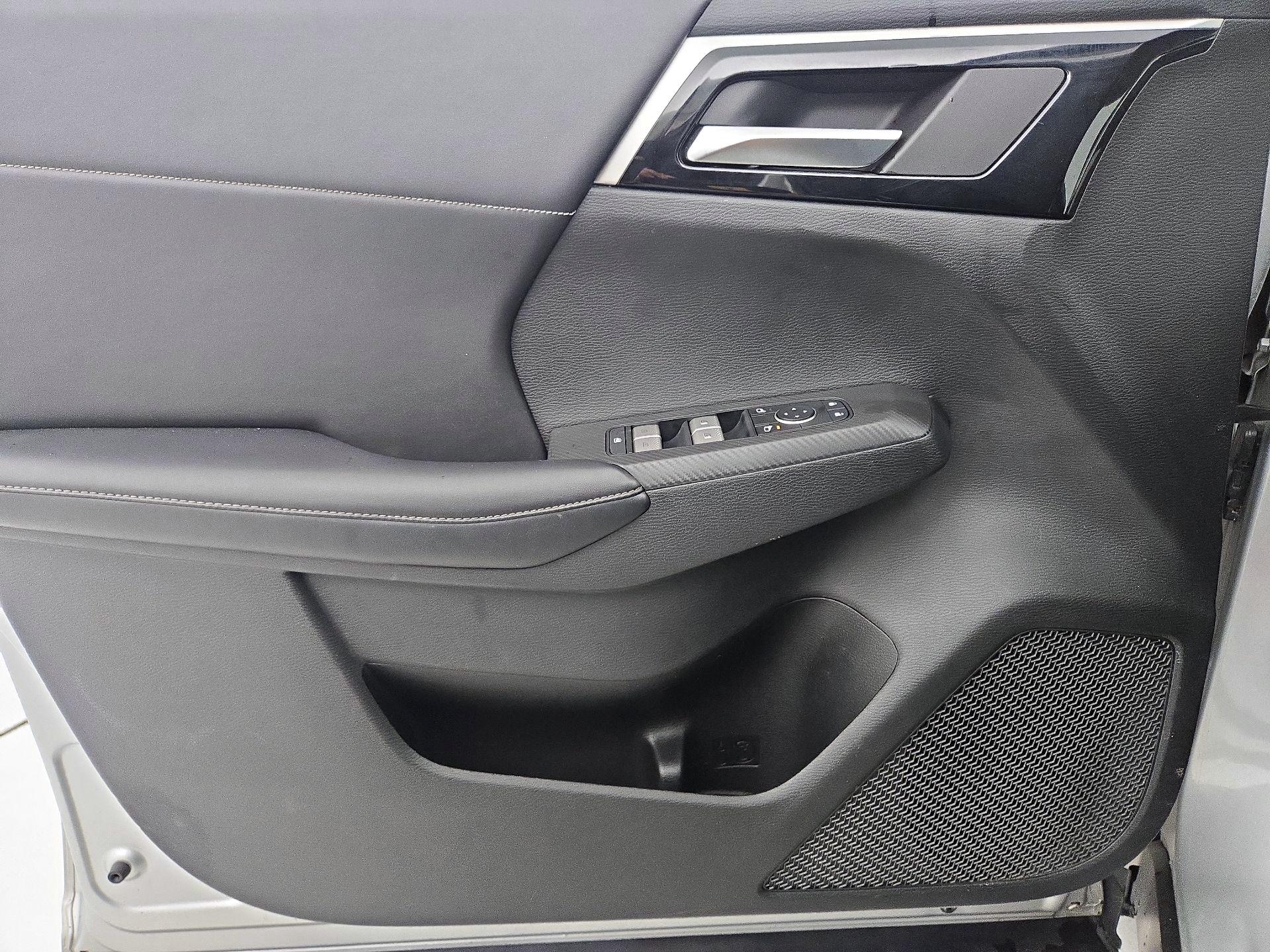 Thumbnail: 2022 Mitsubishi Outlander - 12