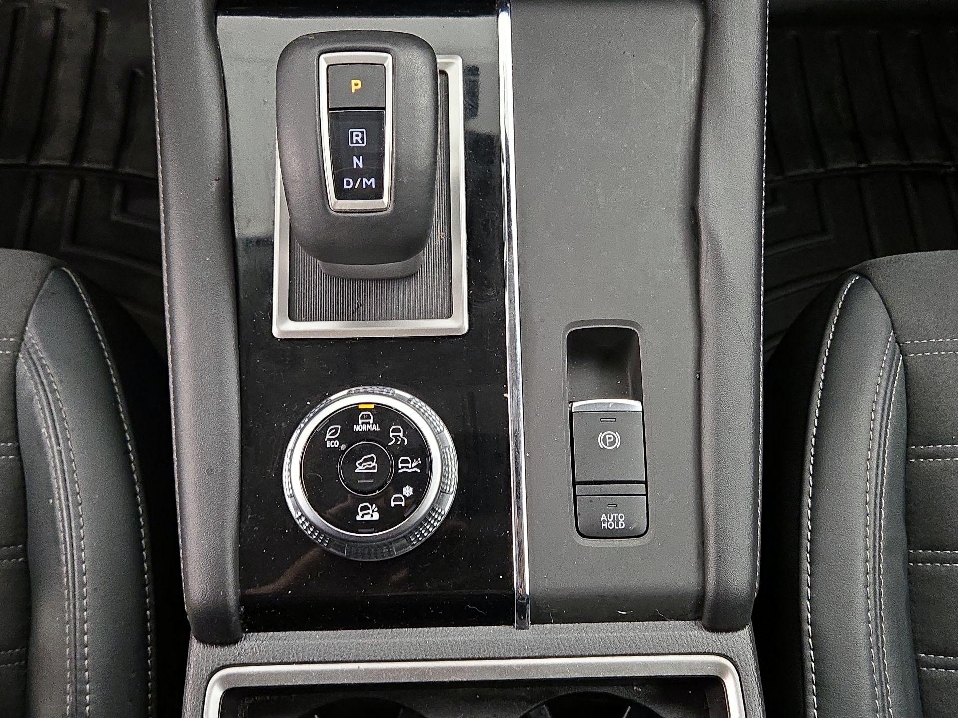 Thumbnail: 2022 Mitsubishi Outlander - 17