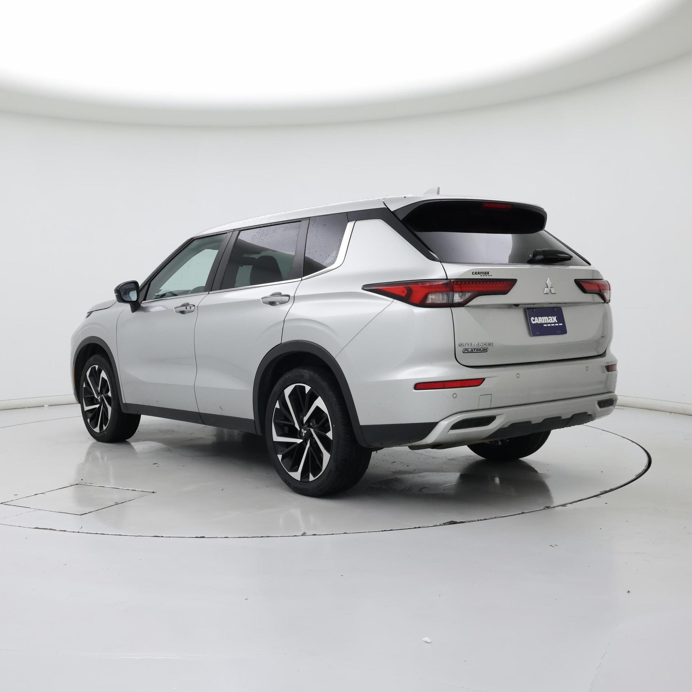 Thumbnail: 2022 Mitsubishi Outlander - 2