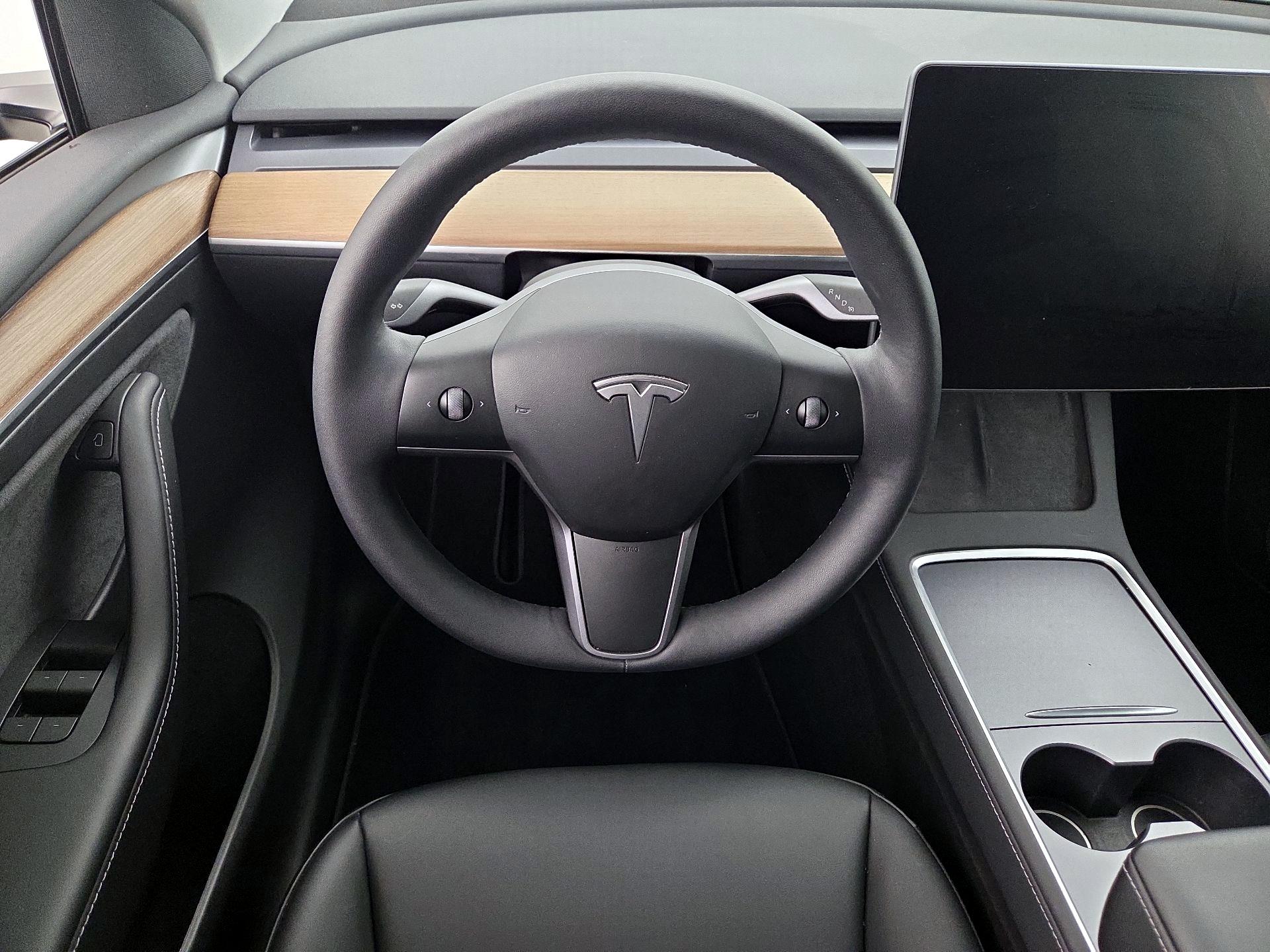 Thumbnail: 2023 Tesla Model Y - 10