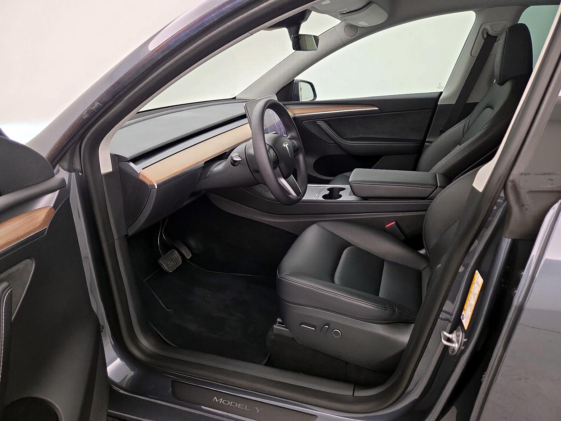 Thumbnail: 2023 Tesla Model Y - 11