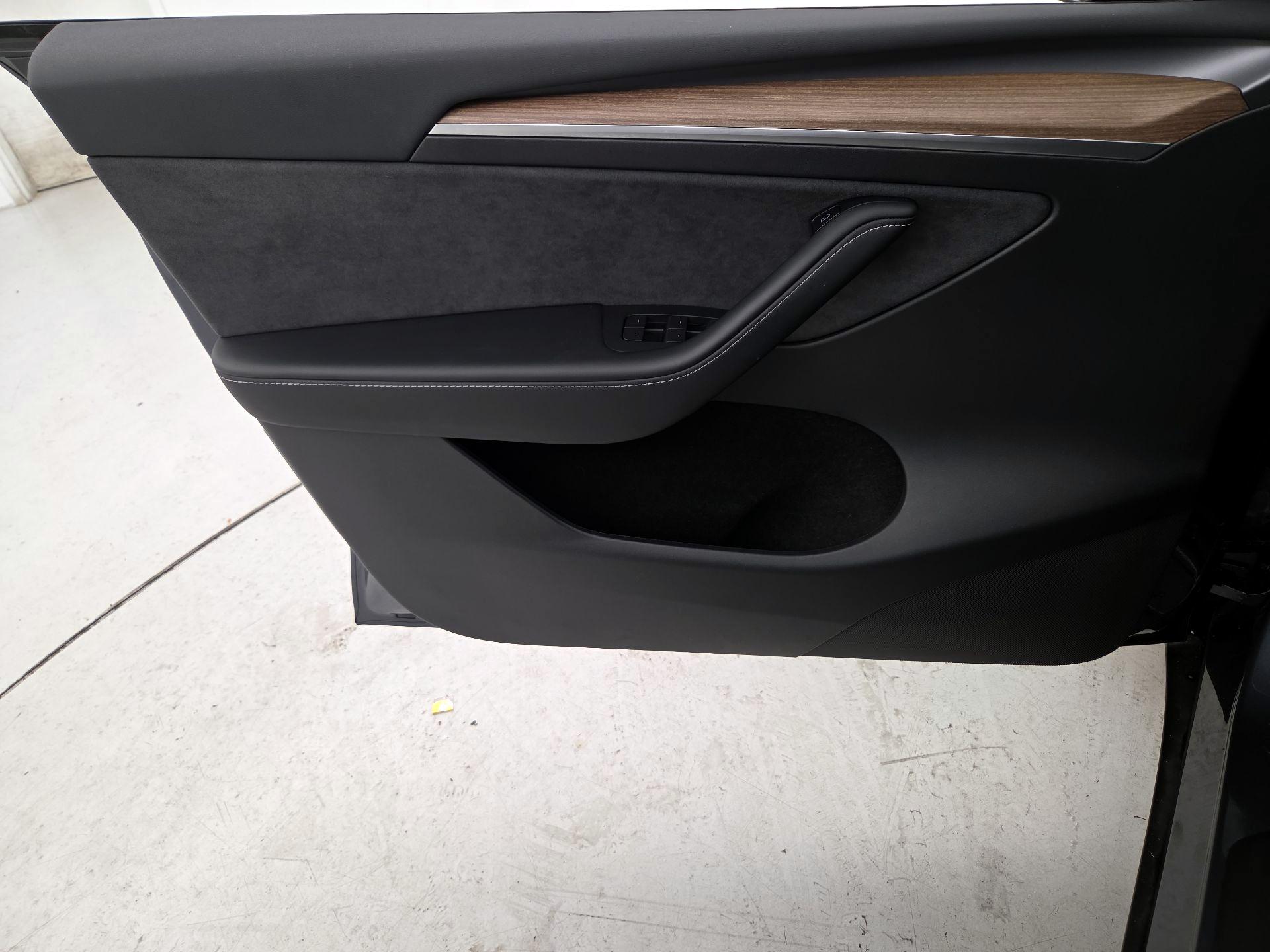 Thumbnail: 2023 Tesla Model Y - 12