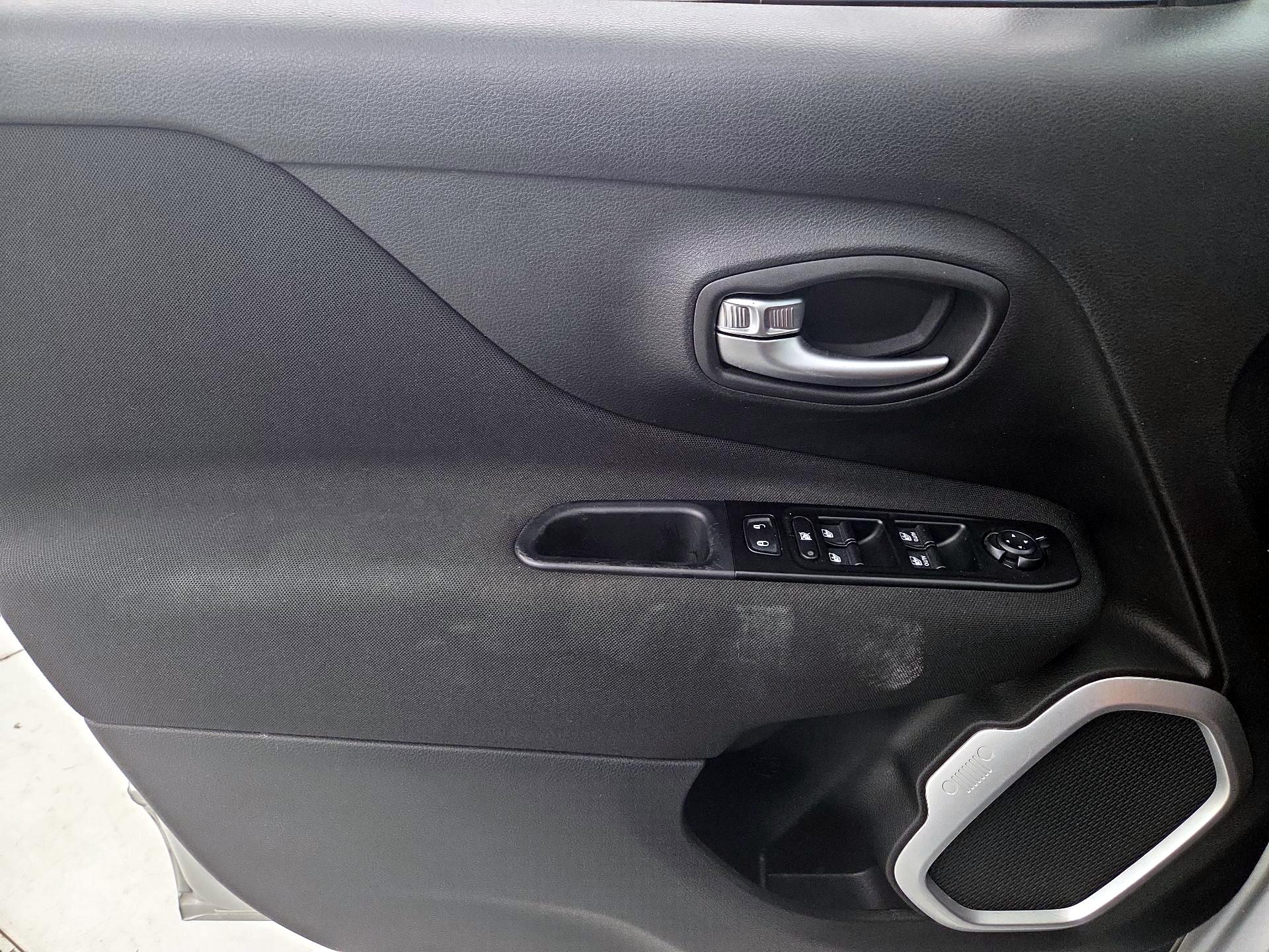 Thumbnail: 2021 Jeep Renegade - 12