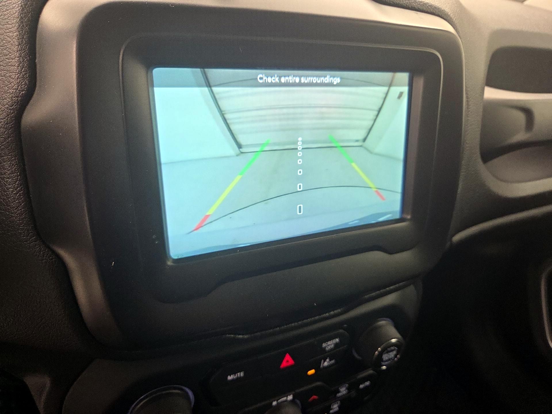 Thumbnail: 2021 Jeep Renegade - 14