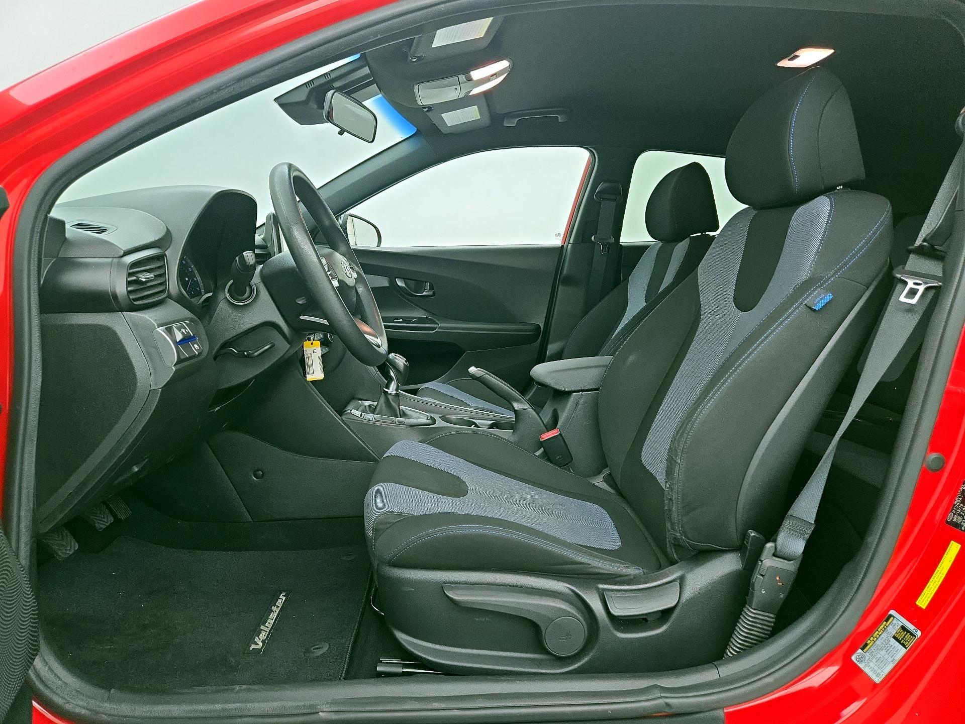 Thumbnail: 2019 Hyundai Veloster - 11