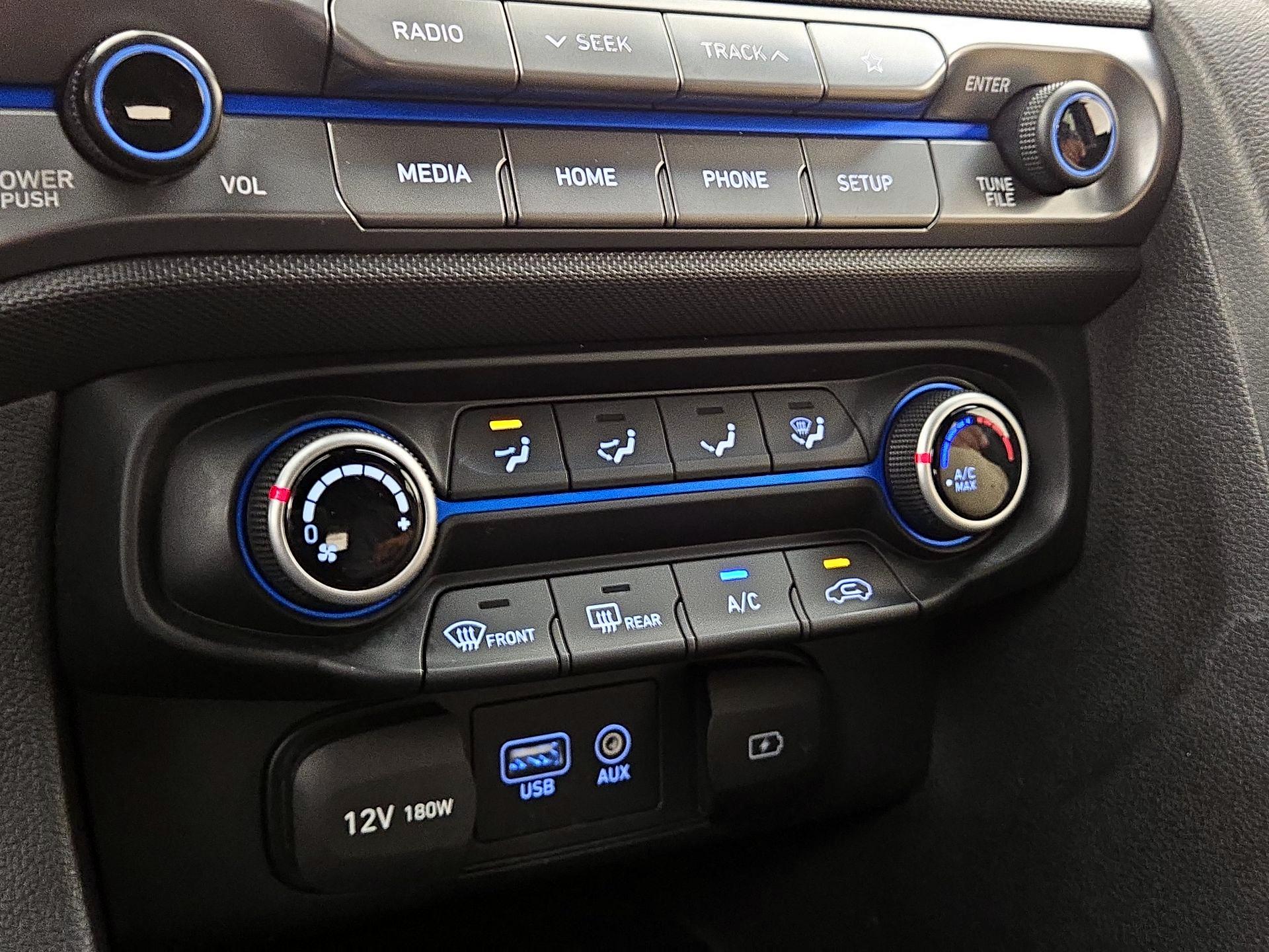 Thumbnail: 2019 Hyundai Veloster - 16