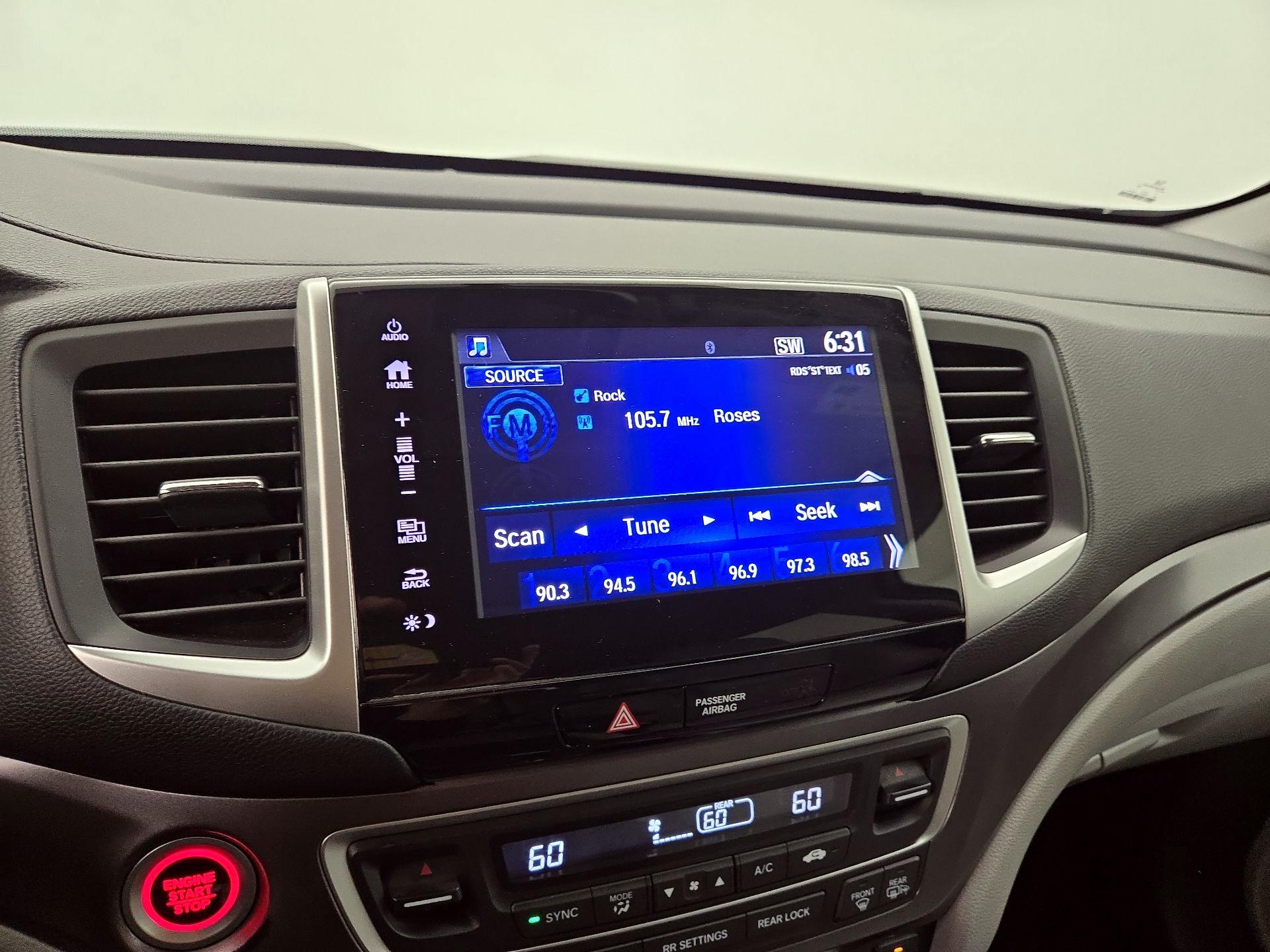 Thumbnail: 2018 Honda Pilot - 15