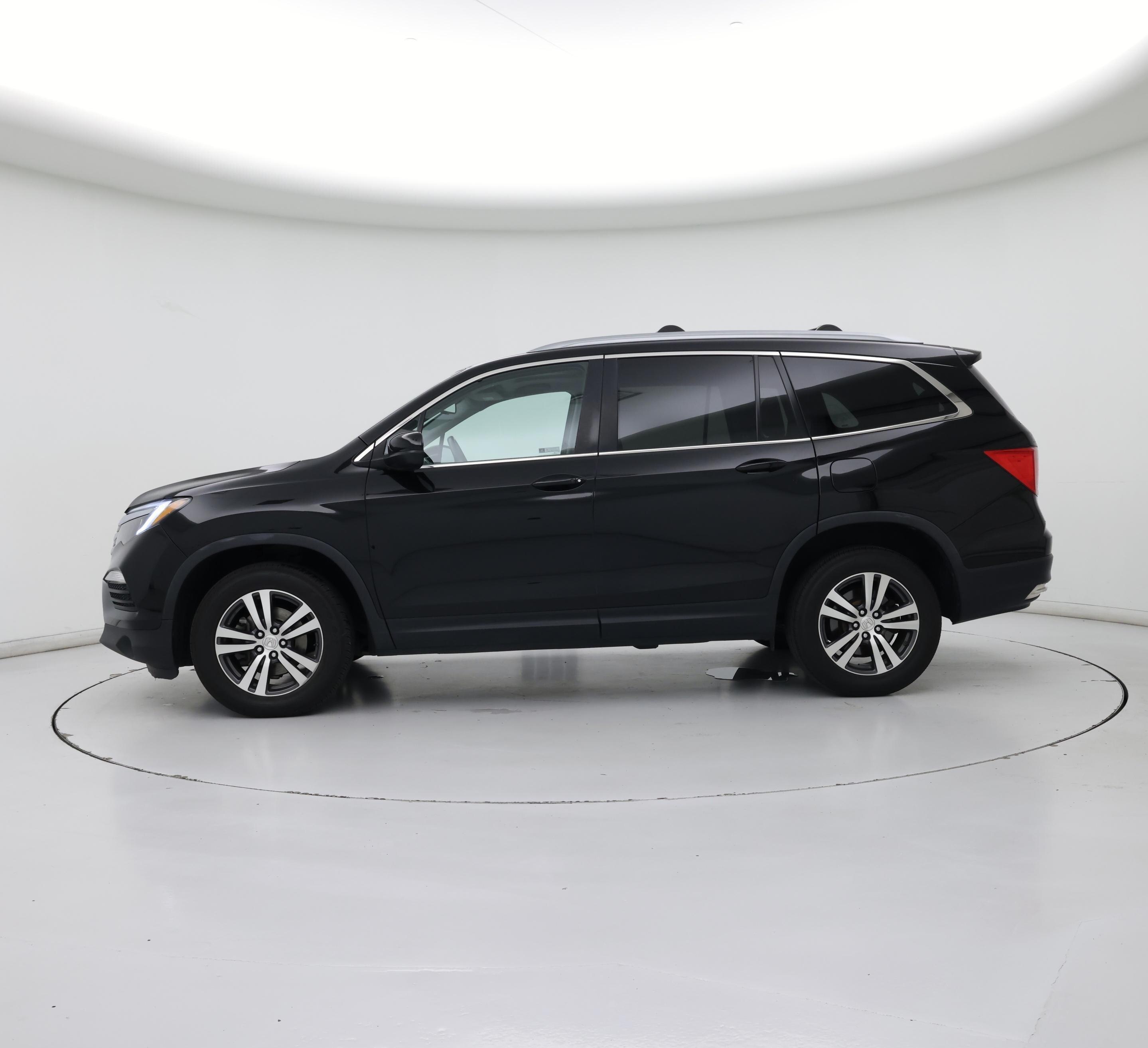 Thumbnail: 2018 Honda Pilot - 3