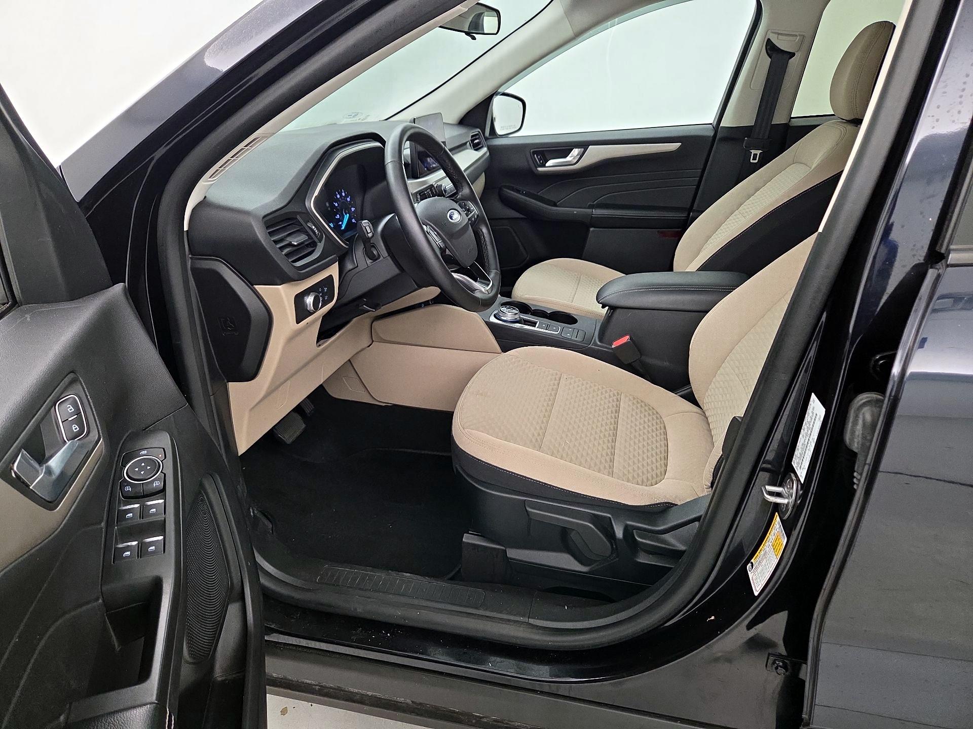 Thumbnail: 2021 Ford Escape - 11