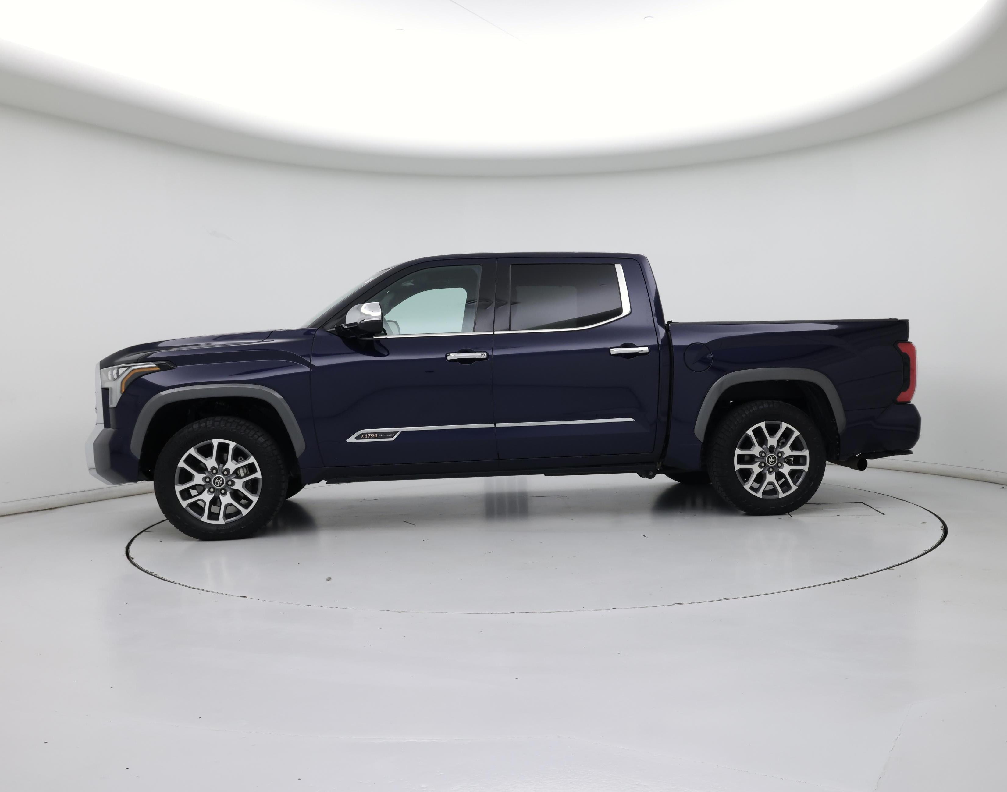 Thumbnail: 2022 Toyota Tundra - 3