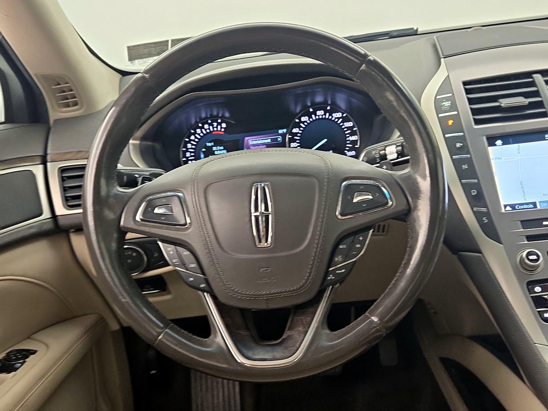 Thumbnail: 2017 Lincoln MKZ - 10