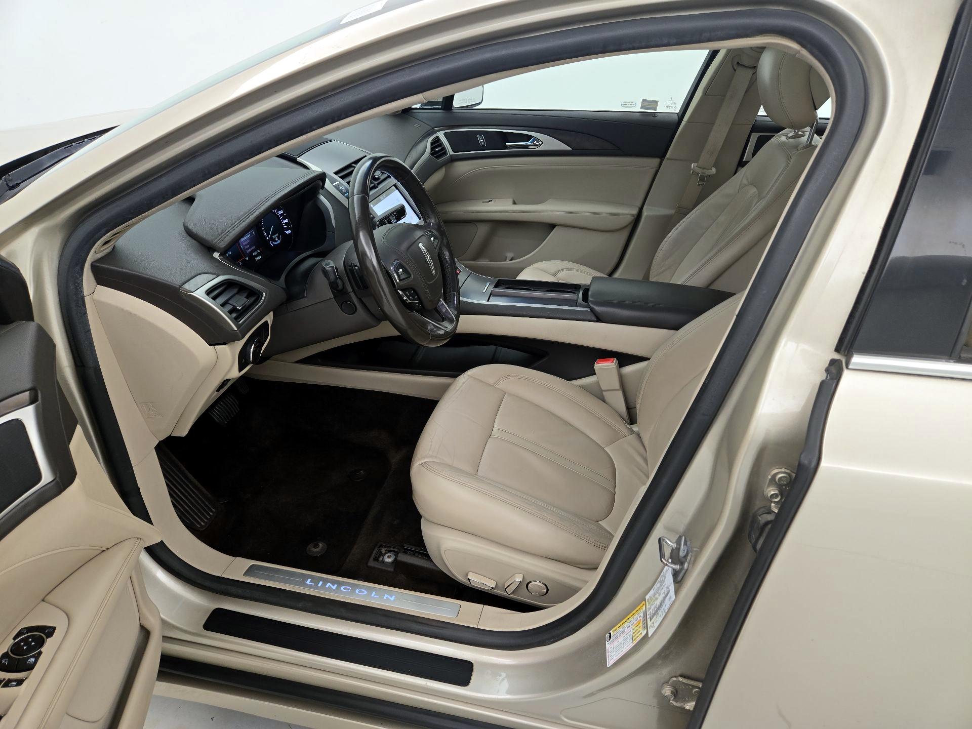 Thumbnail: 2017 Lincoln MKZ - 11