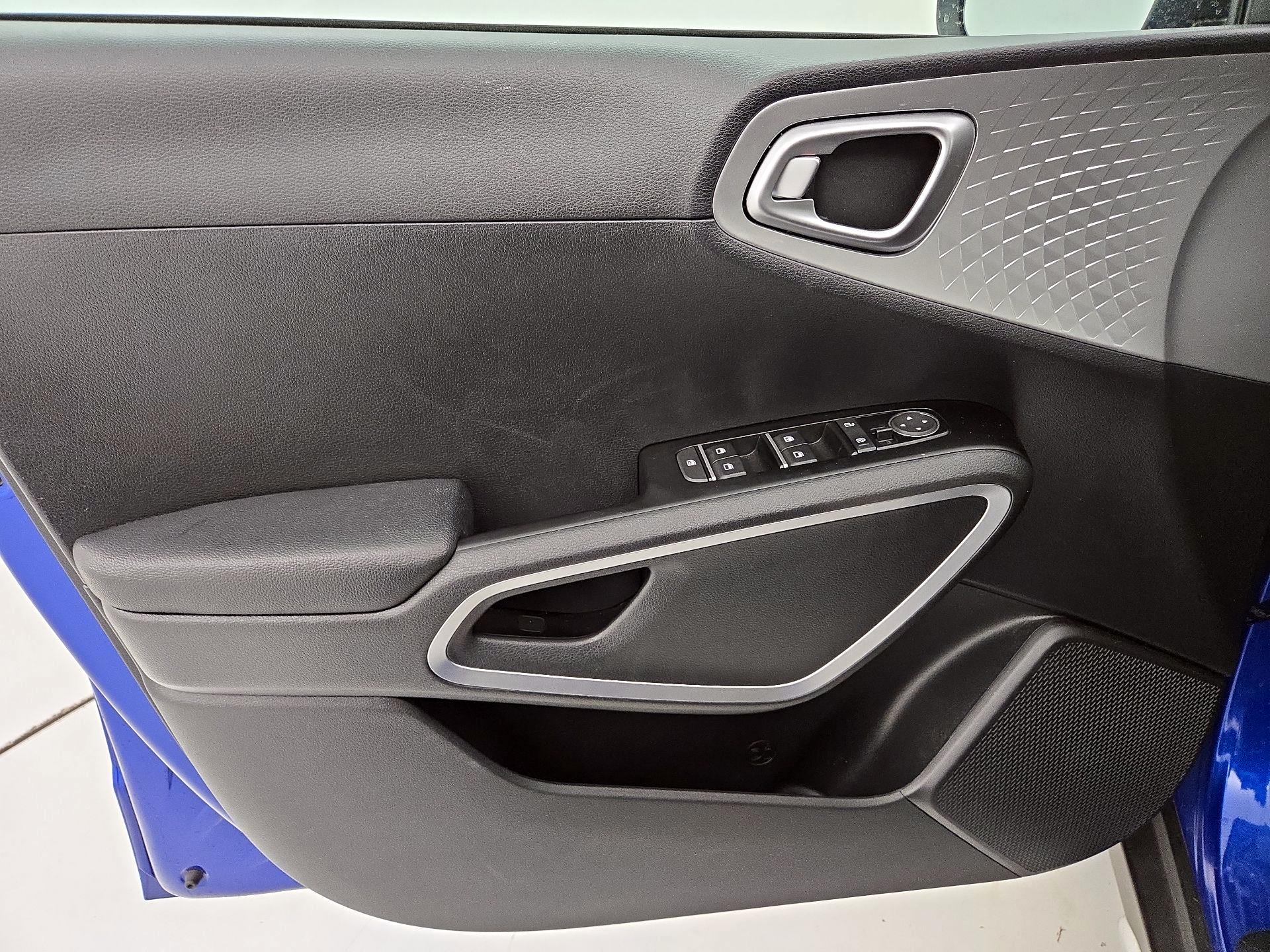 Thumbnail: 2021 Kia Soul - 12