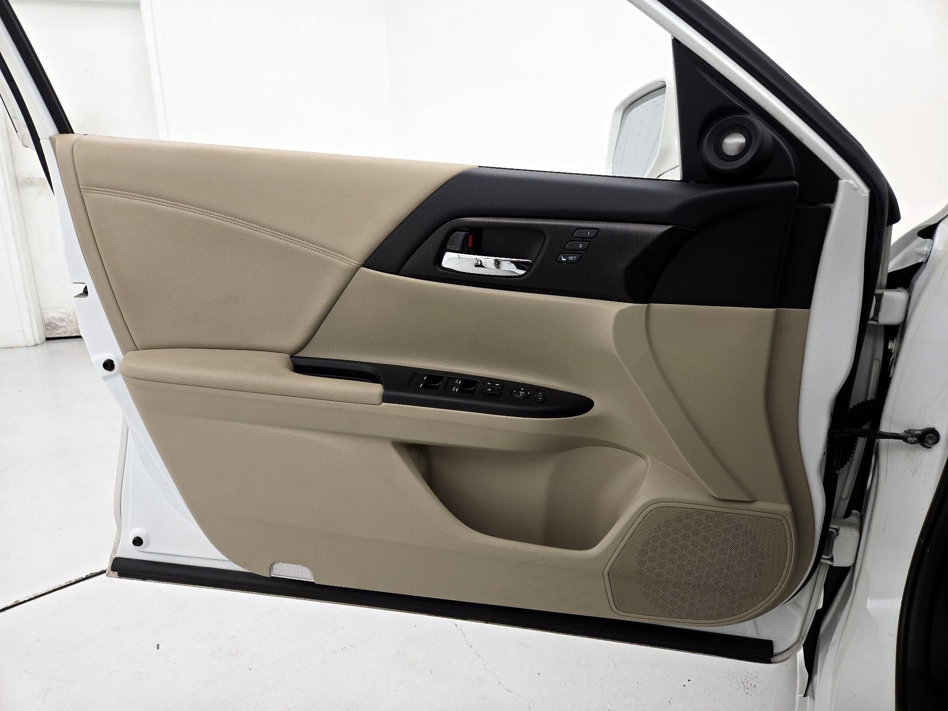 Thumbnail: 2014 Honda Accord - 12